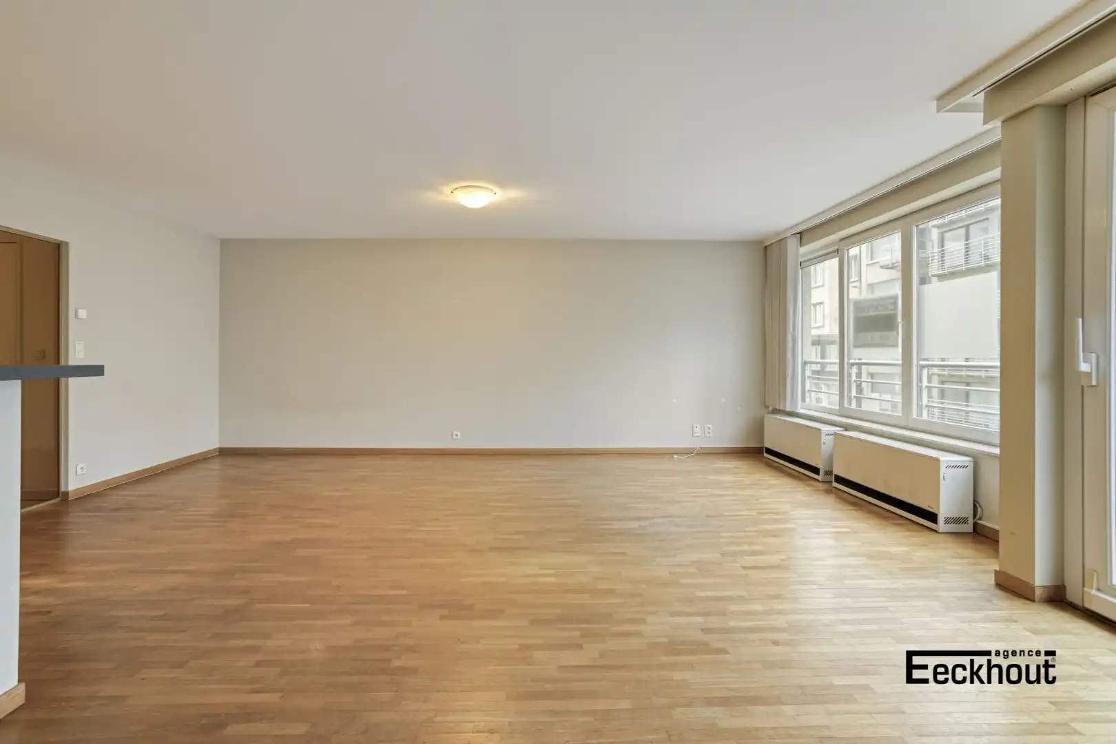 Instapklaar 2 slaapkamer appartement met lateraal zeezicht foto 8