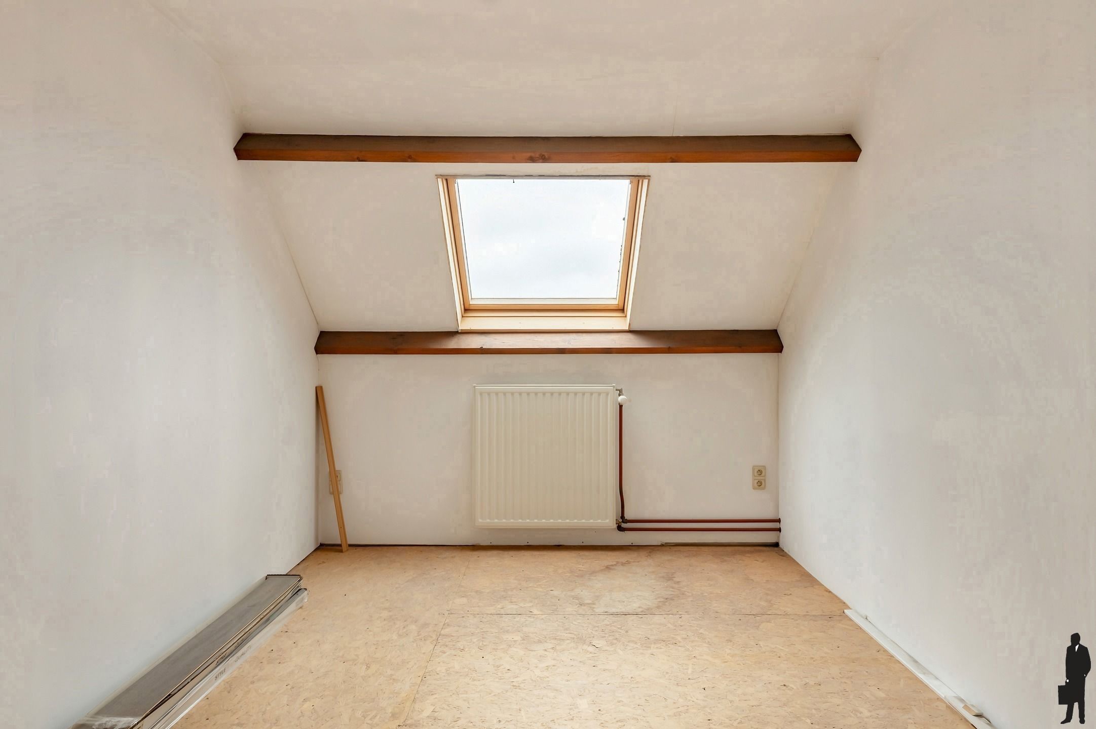 Deels gerenoveerde parel met mogelijkheden en weidegrond! foto 31