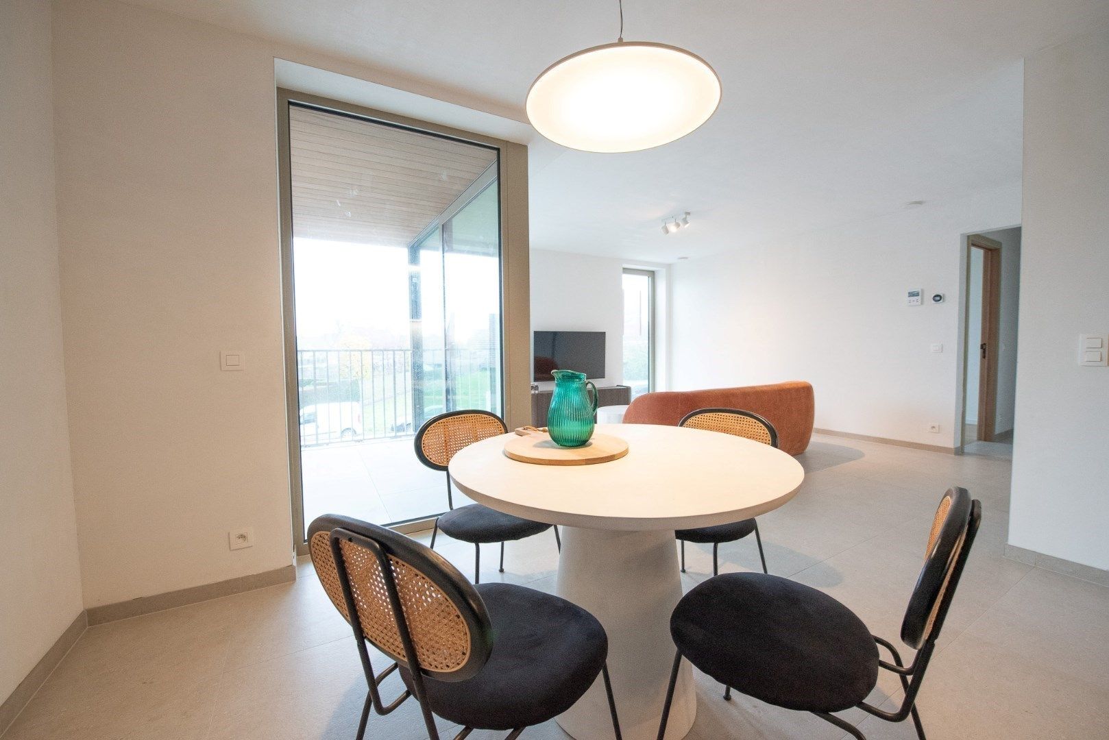 UNIEKE OPPORTUNITEIT: Energiezuinig nieuwbouwappartement met 2 slaapkamers centrum Wielsbeke. E-peil: 6! foto 4