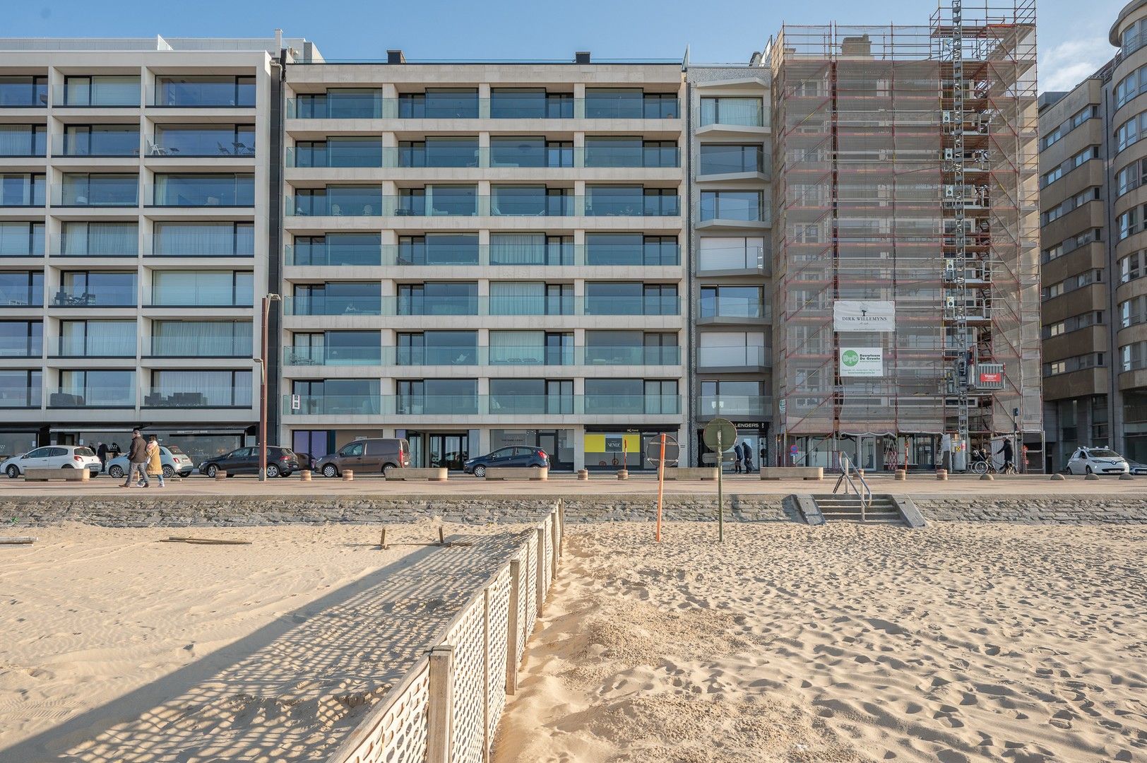 Prachtig appartement met frontaal zeezicht gelegen in hartje het Zoute met 6 meter gevelbreedte. foto 17