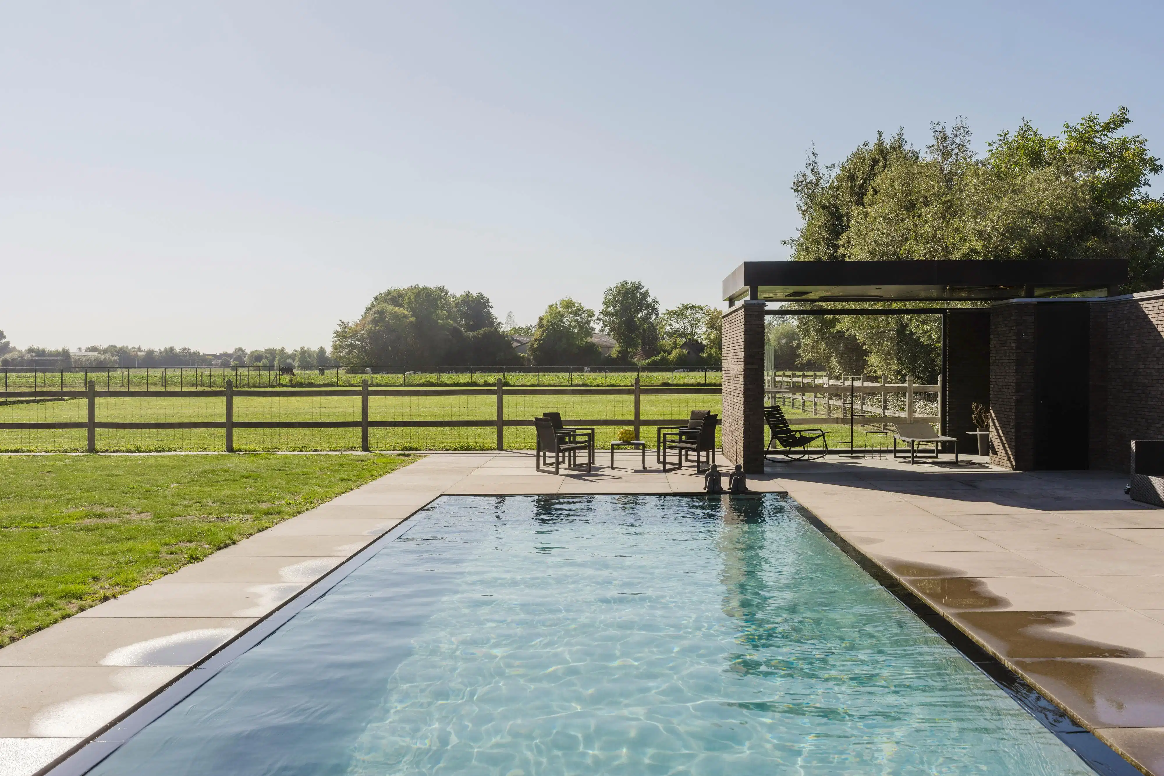 Exclusieve villa met zwembad en paardenstallen in Heule! foto 7