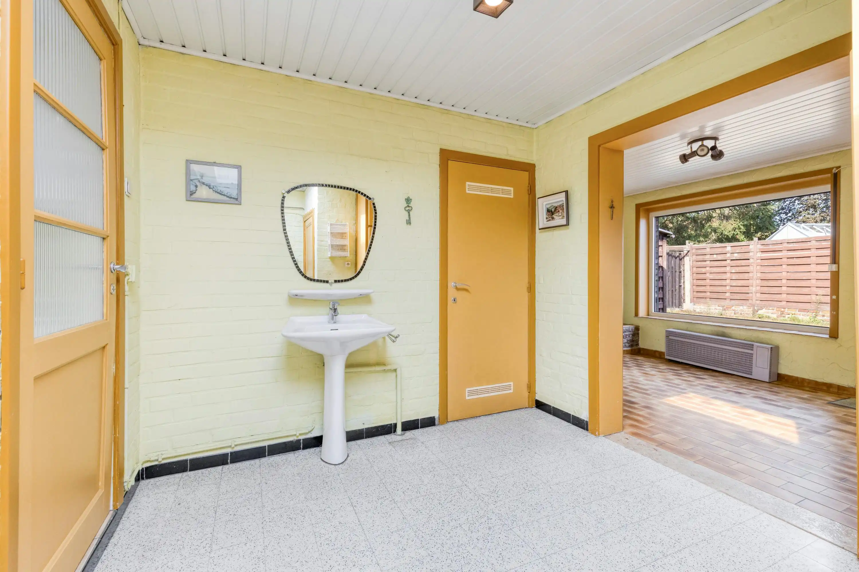 Halfopen huis / grond (537m²) met potentieel in hartje Sijsele (Damme) foto 16