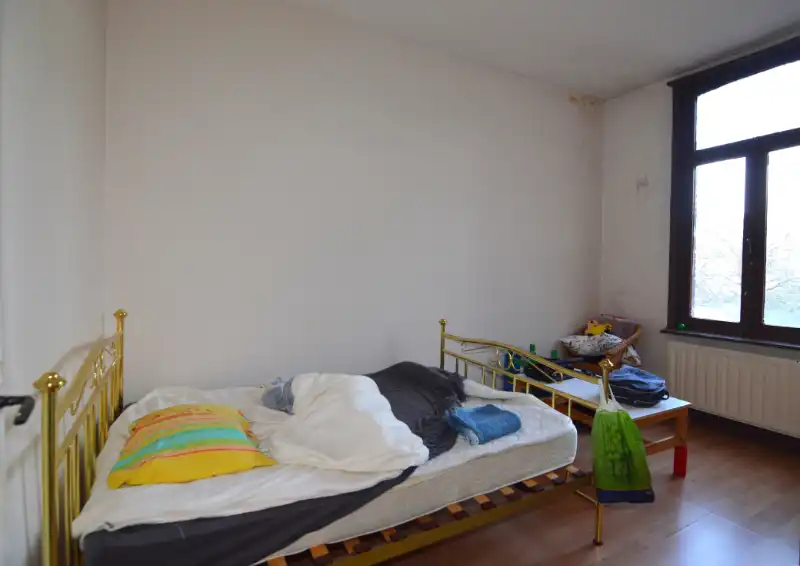 TE RENOVEREN: 193 m2 - 4 slpks - nabij station/stadsrand foto 9