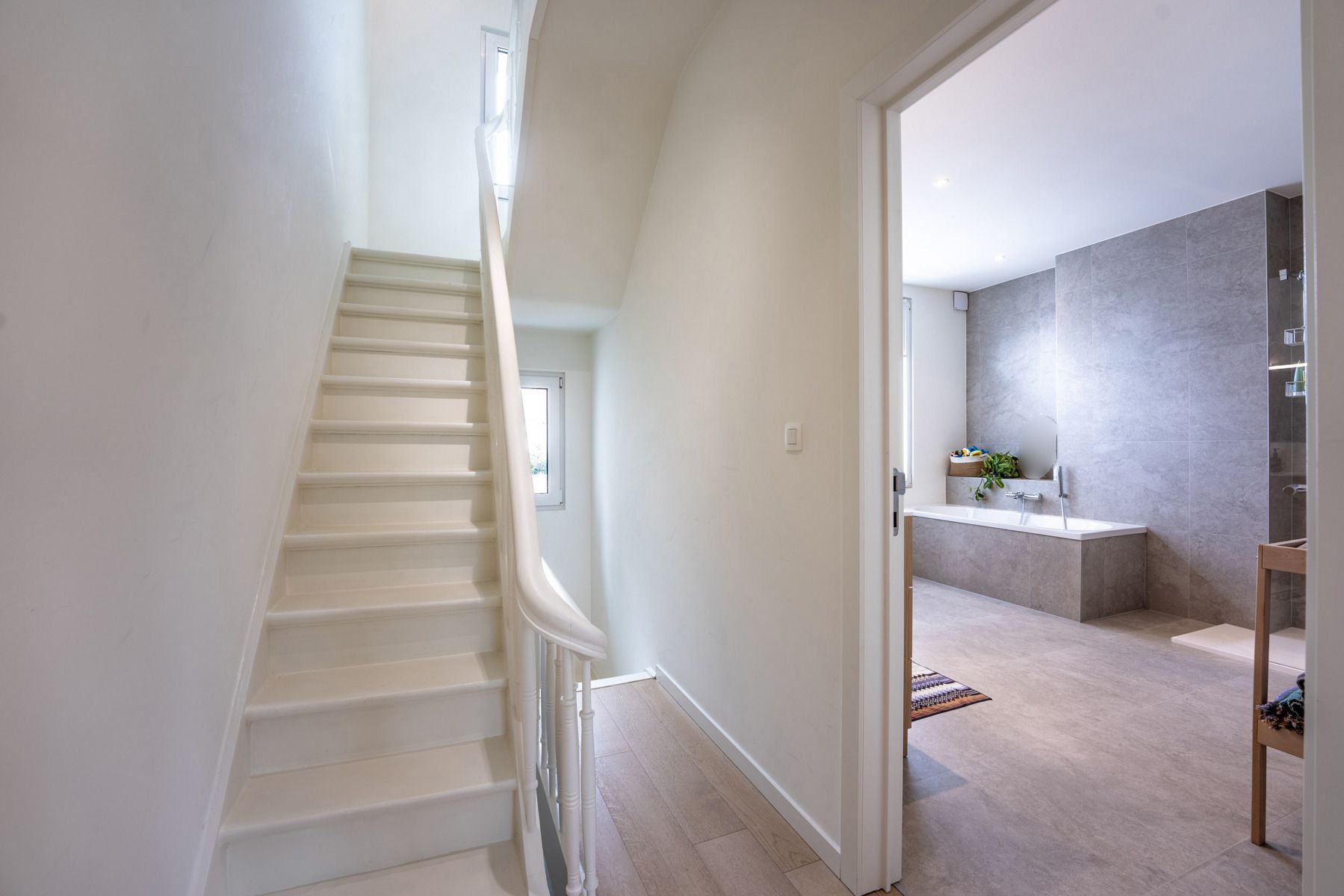 Instapklare woning met 3 slaapkamers, 2 badkamers en tuin! foto 12