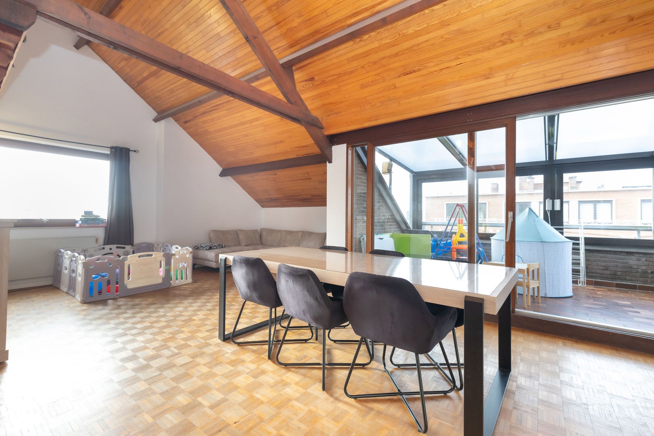 Charmant duplex appartement van ± 140m² met terras foto 2