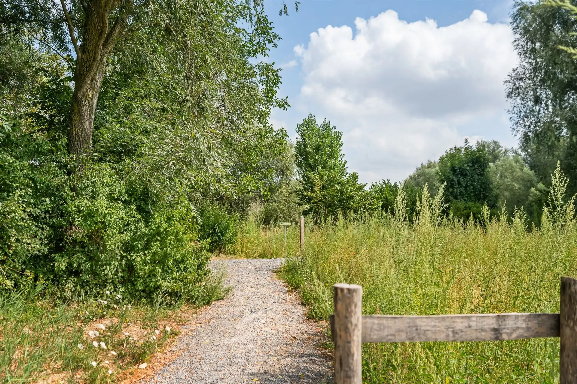 Instapklare woning met 3 slk in een rustige wijk foto 4