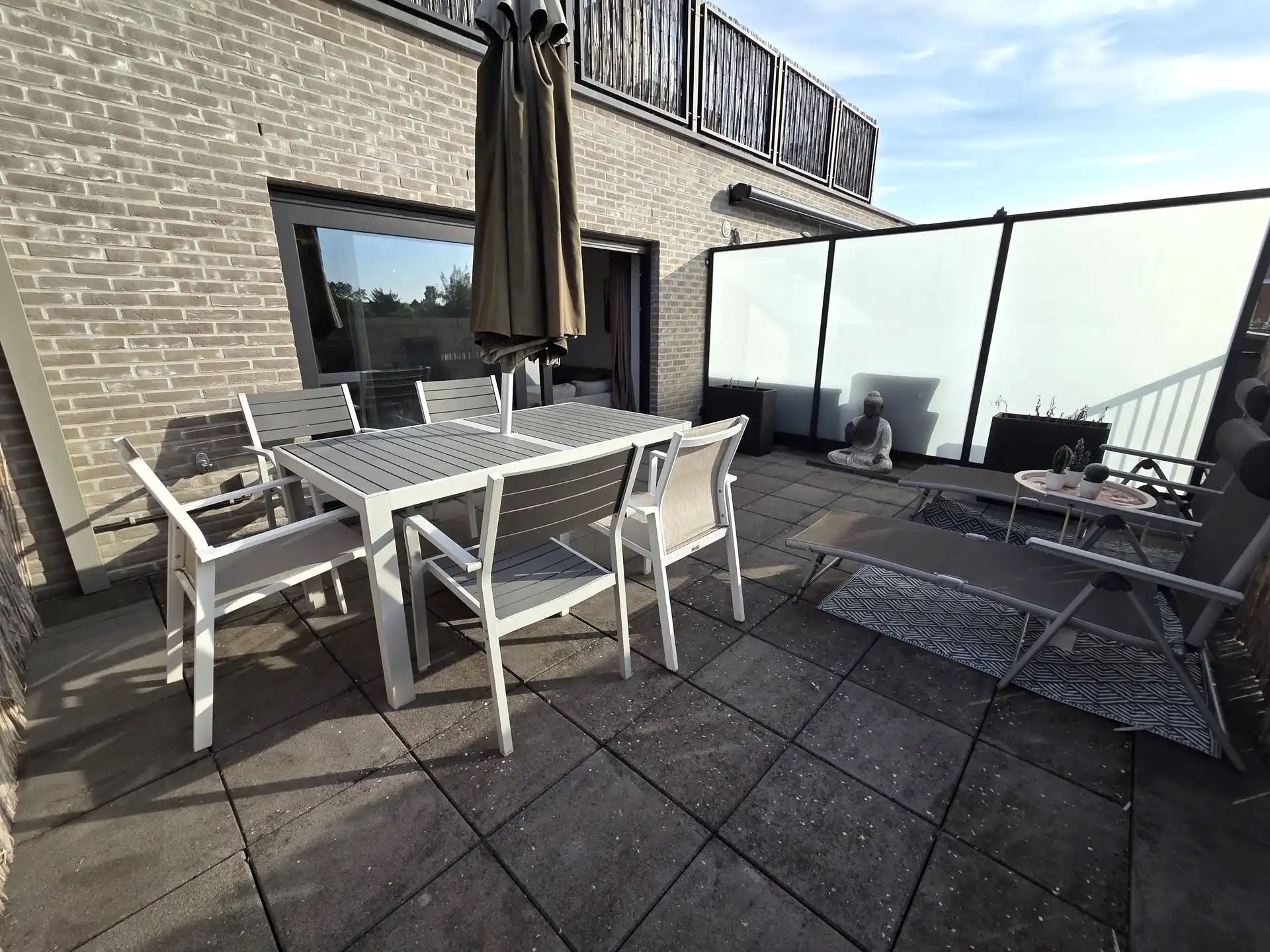 Instapklaar 2slpk- appartement met zuidgericht terras en carport in hartje Berlaar foto 10