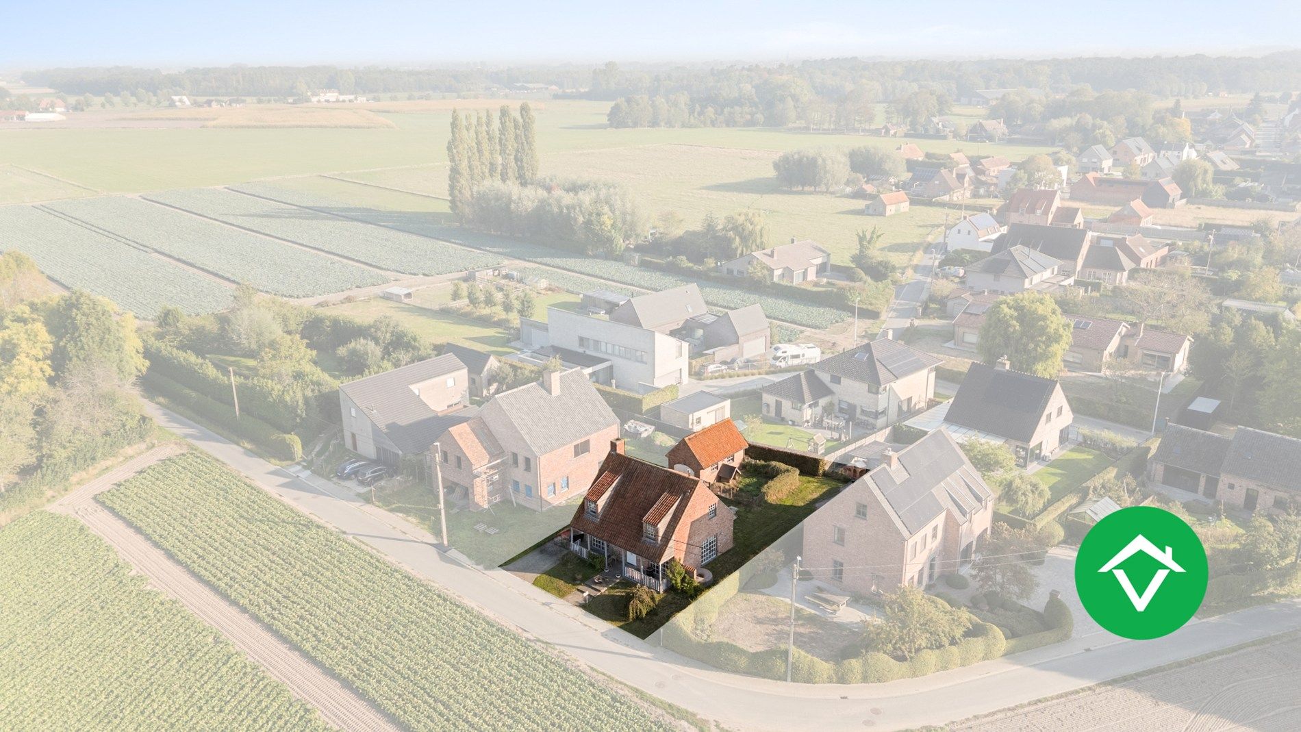 Charmante landelijke woning met drie slaapkamers, ruime garage en prachtig vergezicht te Bovekerke (Koekelare) foto 2
