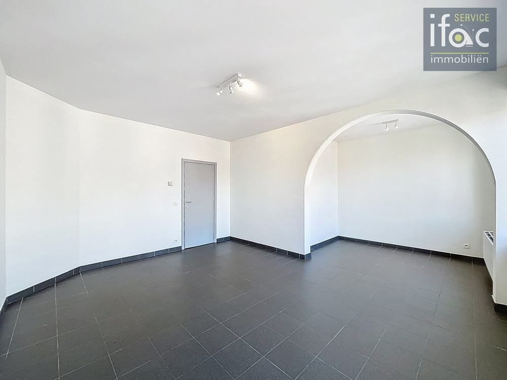 Lichtrijk appartement met terras in Evere foto 2