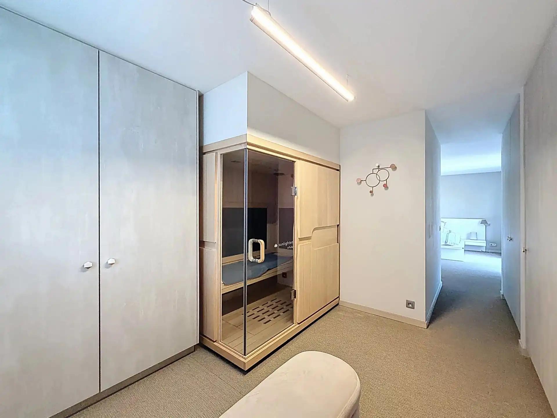 Prachtige luxueus ingerichte woning met 4 slaapkamers en 2 badkamers op een mooi perceel met bijgebouw. foto 24