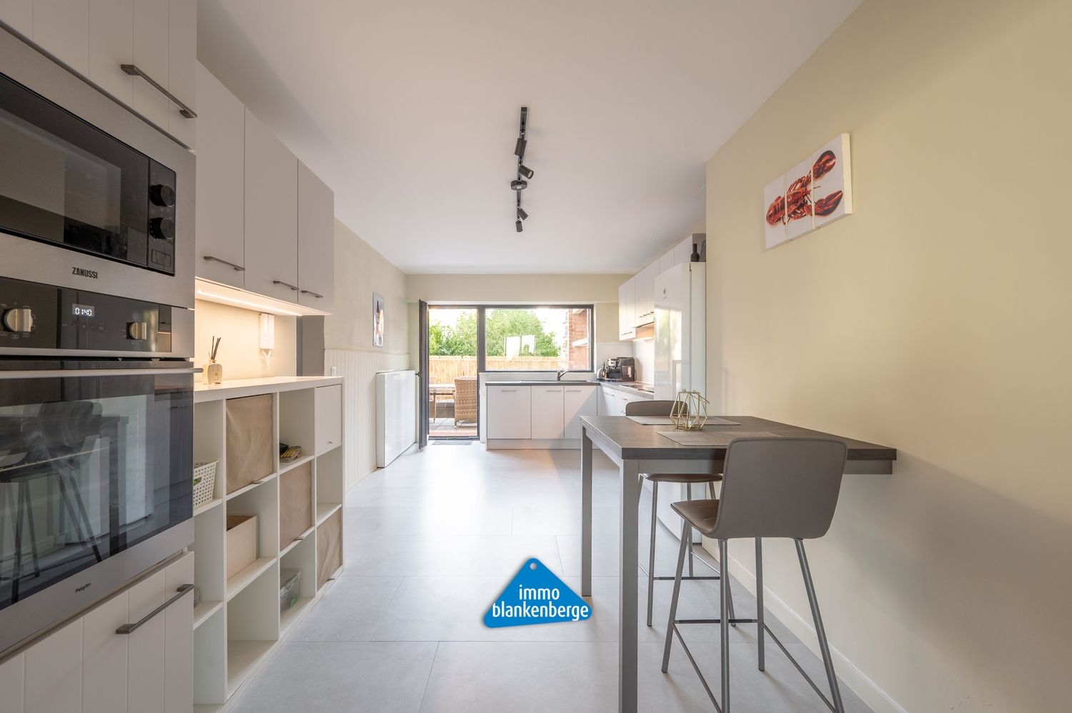 Zeer Ruim en Stijlvol gerenoveerd appartement van 232m² op een toplocatie vlak bij het strand. foto 10