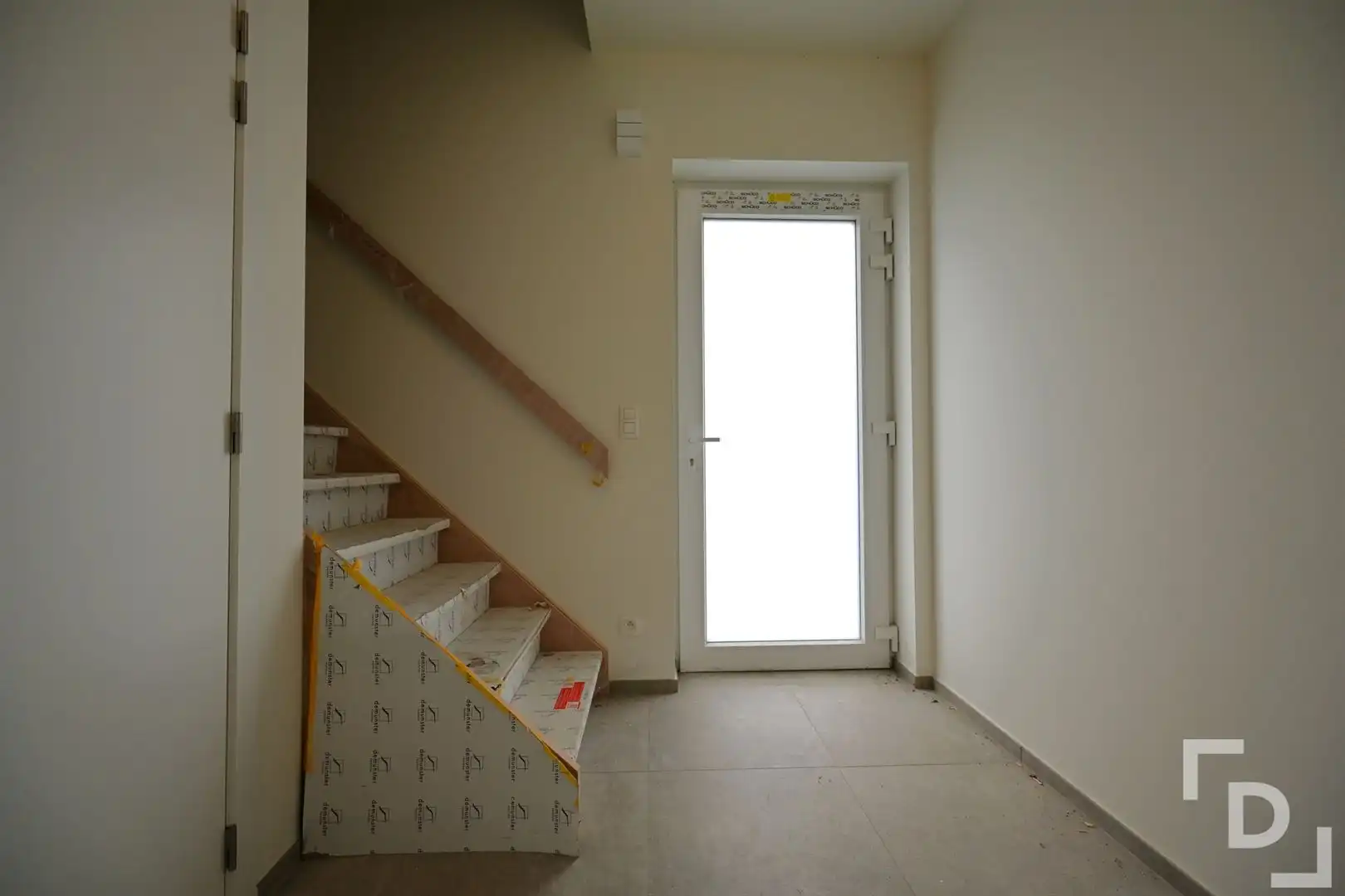 Afgewerkte nieuwbouwwoning in hartje Proven. foto 15