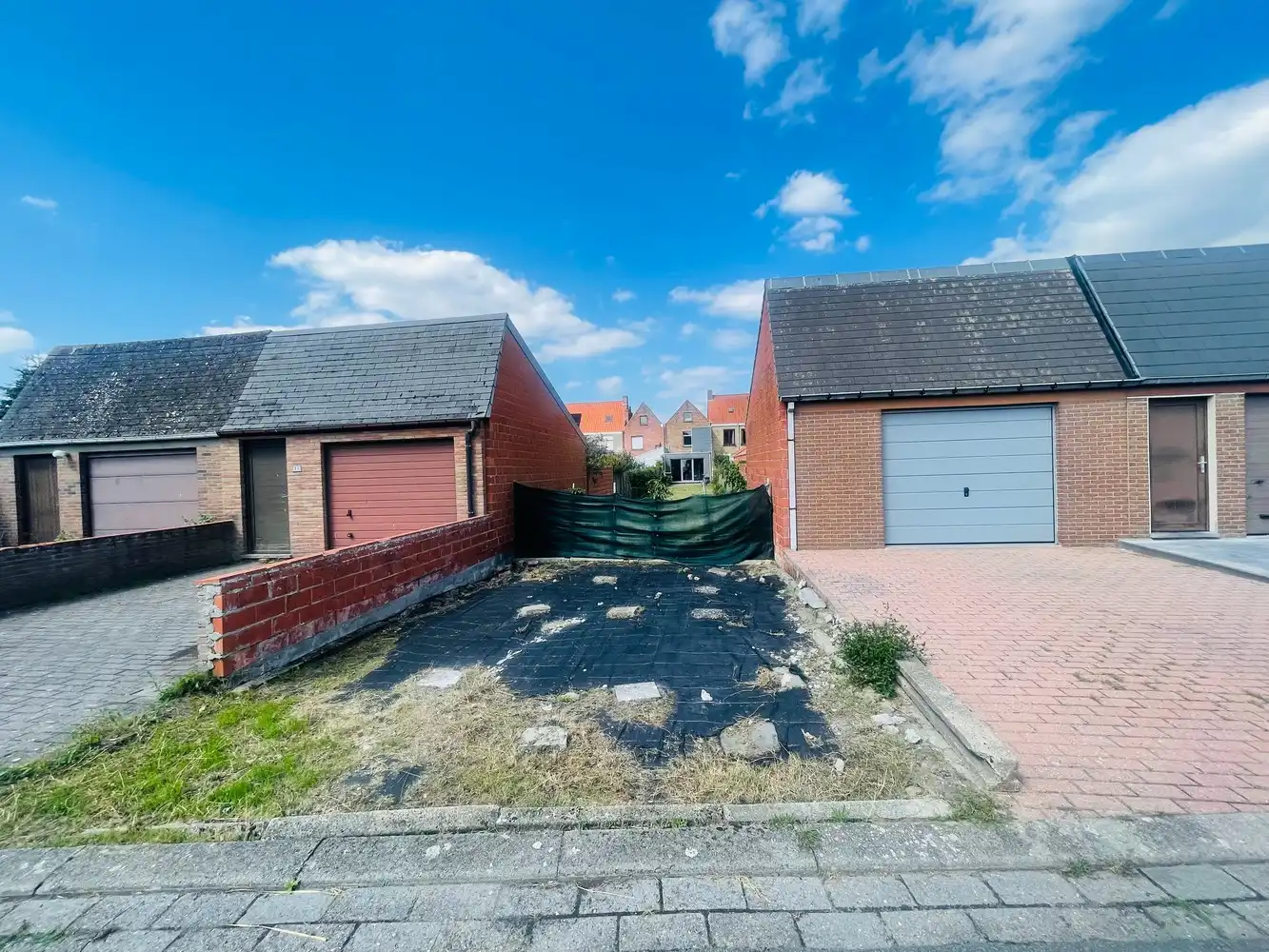 Assebroek, RUIME LICHTRIJKE INSTAPKLARE WONING met GROTE TUIN met  UITWEG+ OPRIT , mogelijkheid garage te bouwen,3 SLAAPKAMERS, Badkamer en douchekamer. foto 20