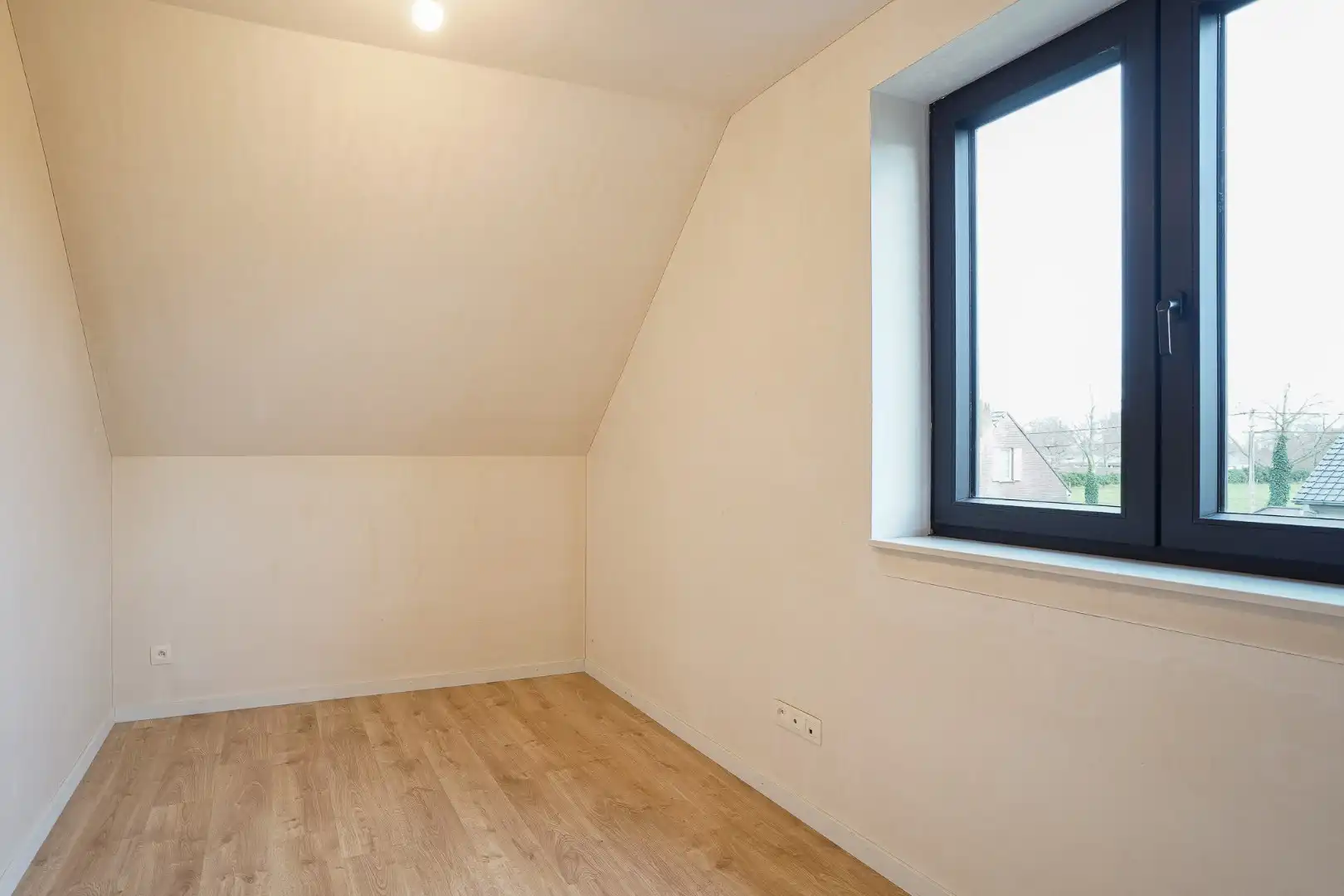 Moderne halfopen nieuwbouw woning op 356 m² met hoogwaardige afwerking foto 10