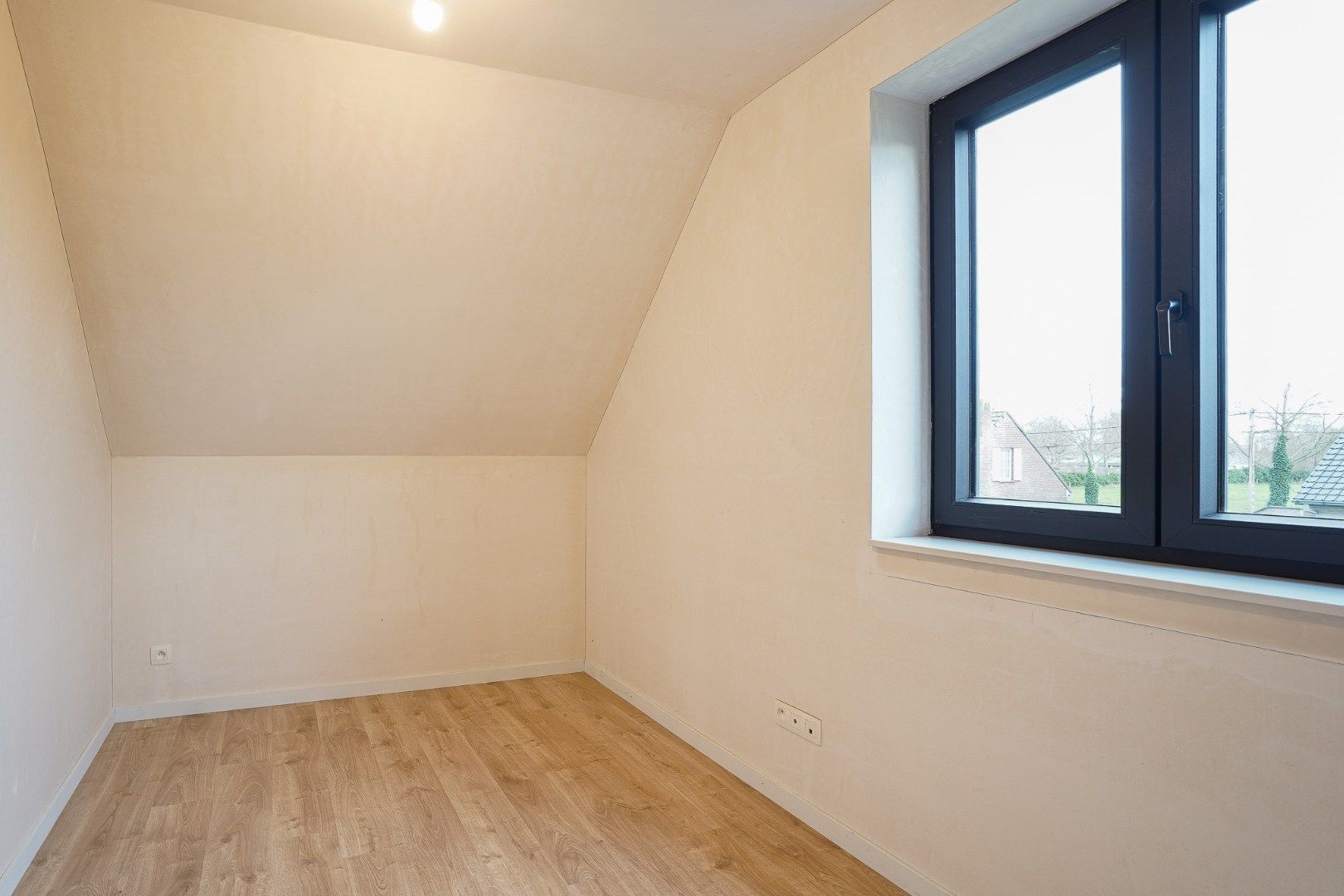 Moderne halfopen nieuwbouw woning op 356 m² met hoogwaardige afwerking foto 10