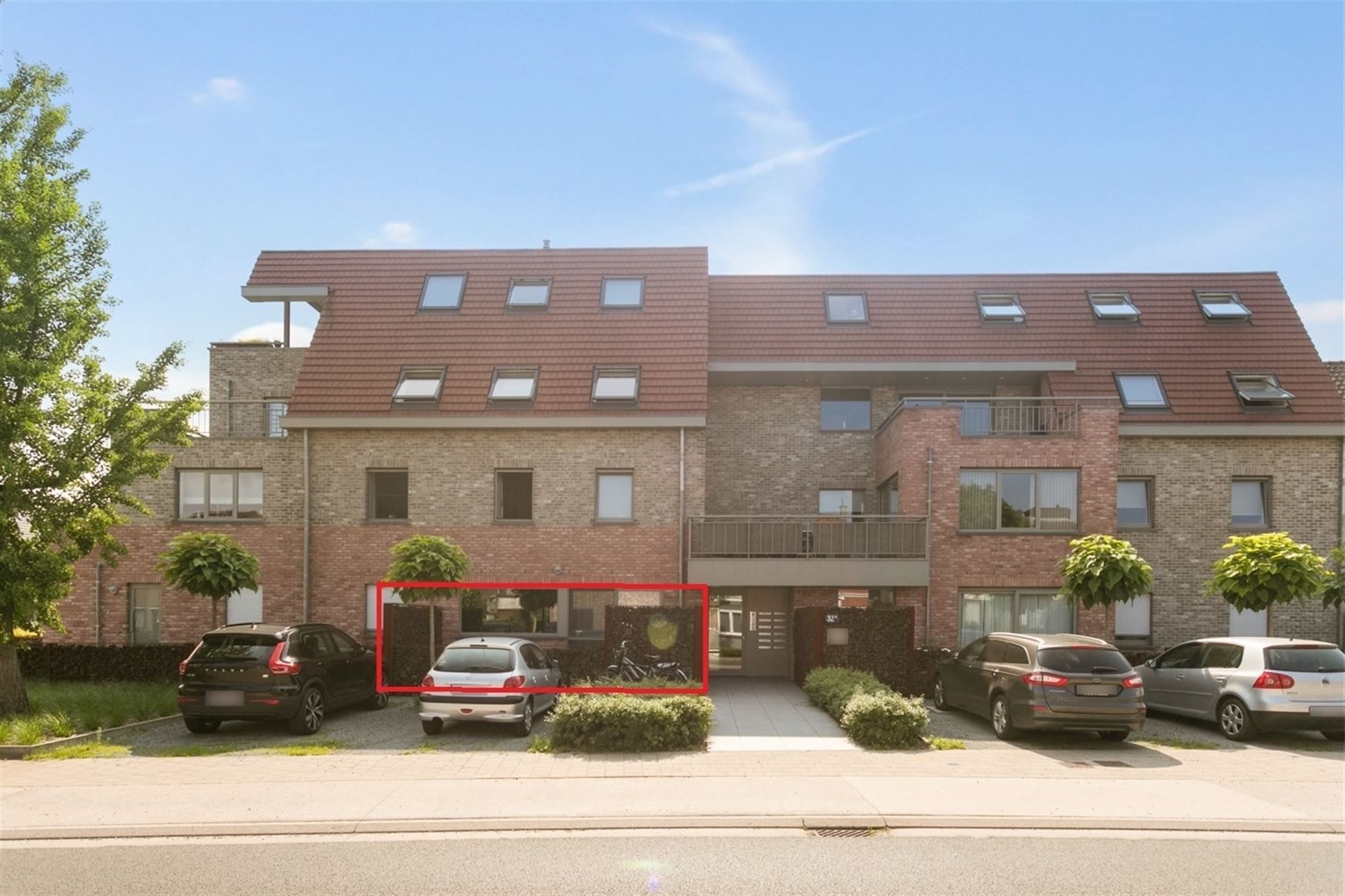 Gelijkvloers appartement met 1 slaapkamer en garage foto {{pictureIndex}}