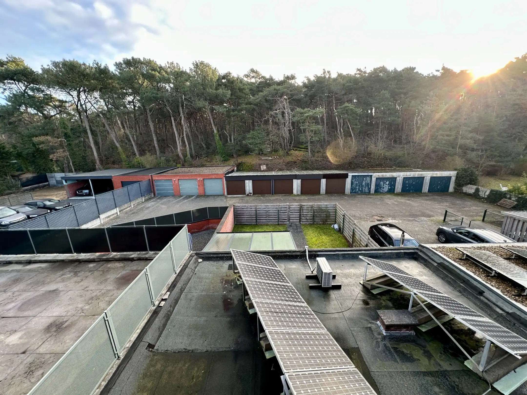 Tweeslaapkamerappartement nabij Genk centrum met groot terras en garagebox foto 24
