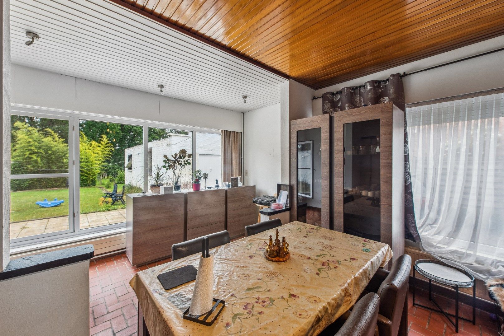 Alleenstaande woning op 14a 42ca met 3 grote slpks en garage foto 8