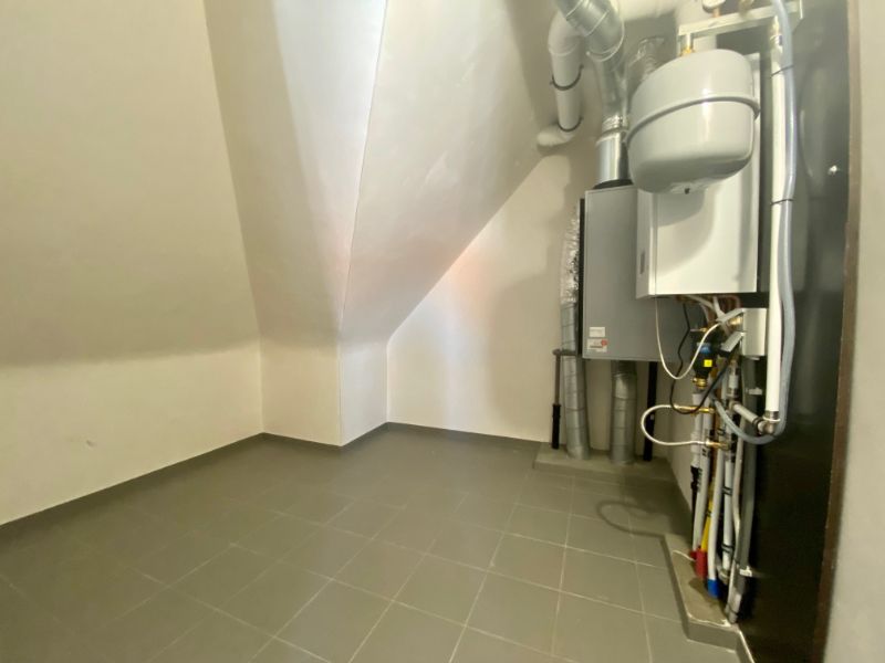 Recente, instapklare woning met 4 slaapkamers en garage foto 23