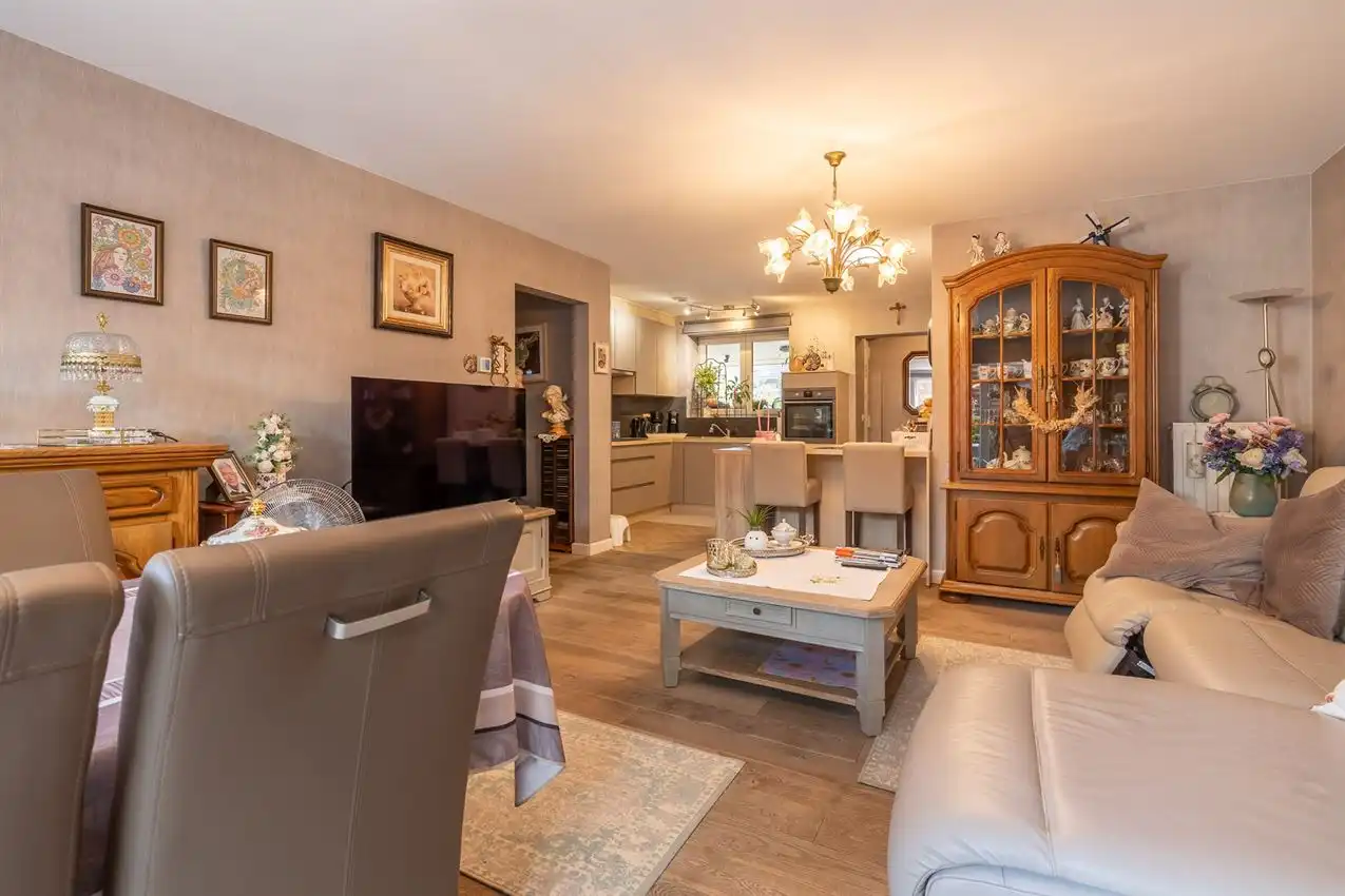 2slk appartment met 2 staanplaatsen, bj. 2014 - interessante investering foto 3