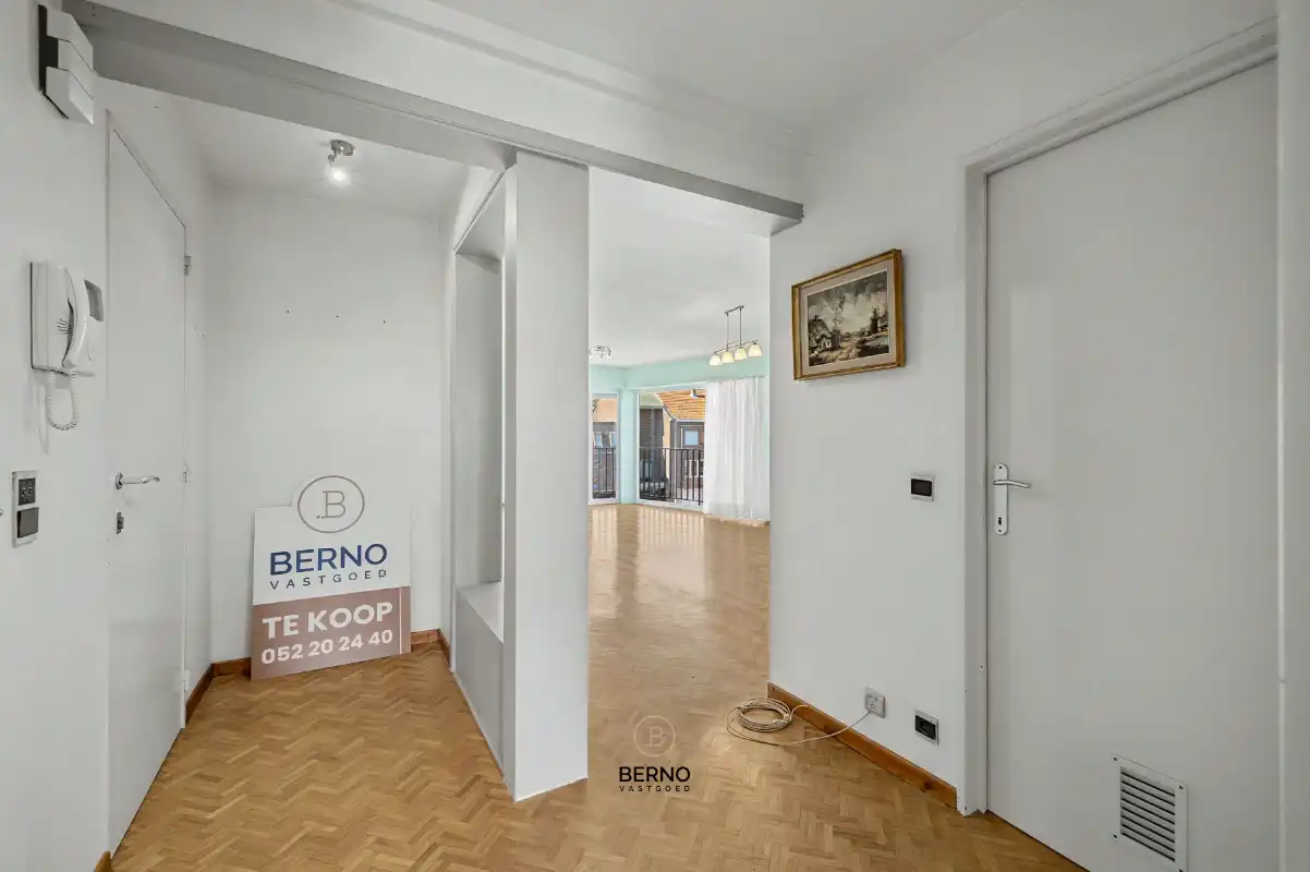 Centraal gelegen appartement met 2 slaapkamers foto 3