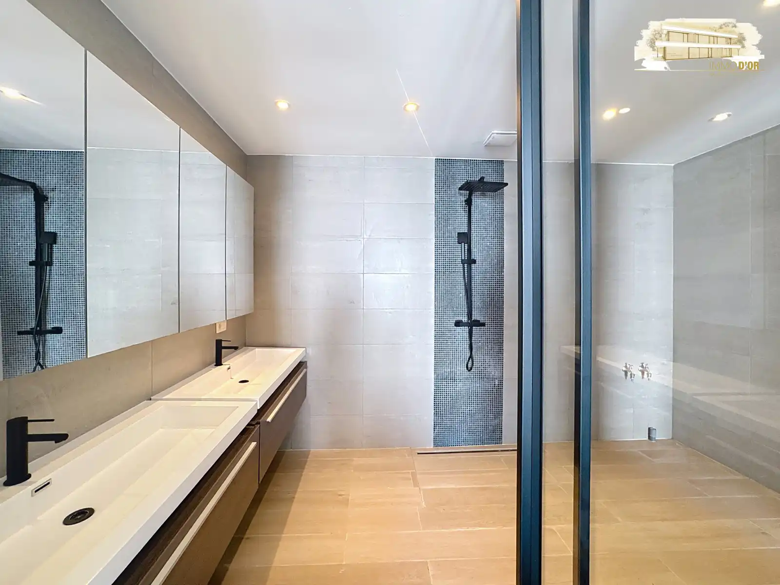 Gerenoveerd energiezuinig appartement met groot terras! foto 7