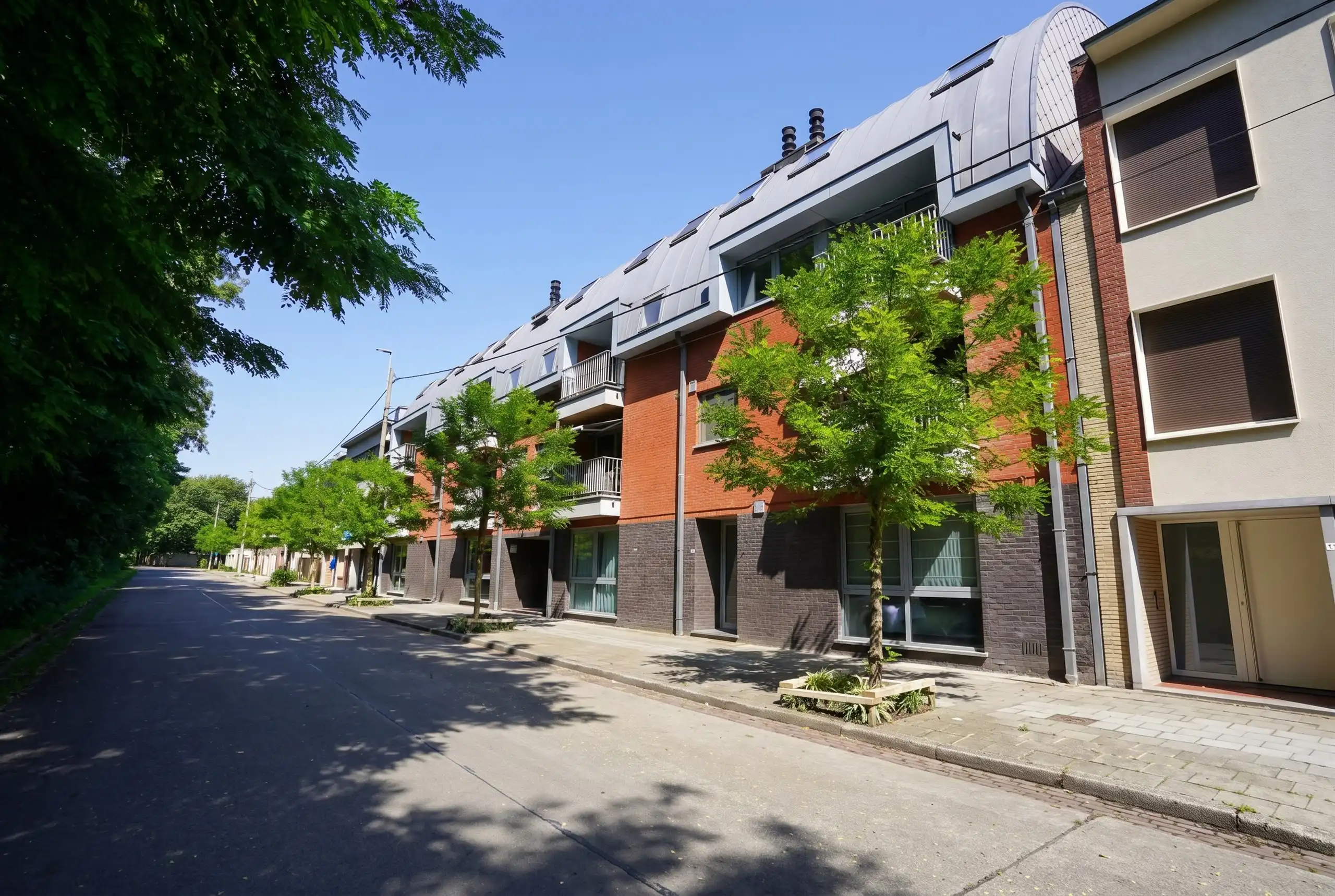 nstapklaar appartement met terras en staanplaats! foto {{pictureIndex}}