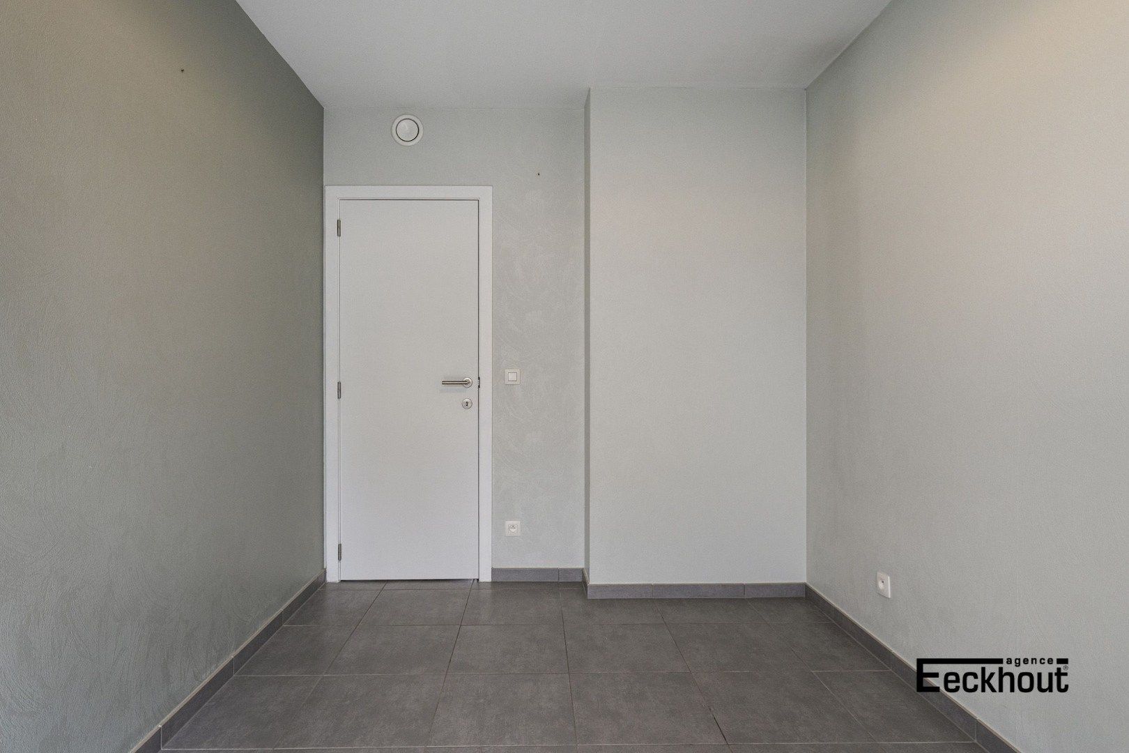 Modern appartement met terras en open zicht in Oostende foto 5