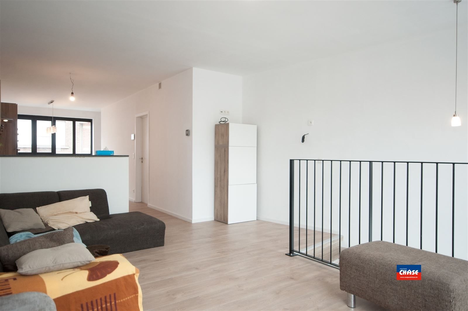 HOB met 2 slaapkamers en terras + P foto 2
