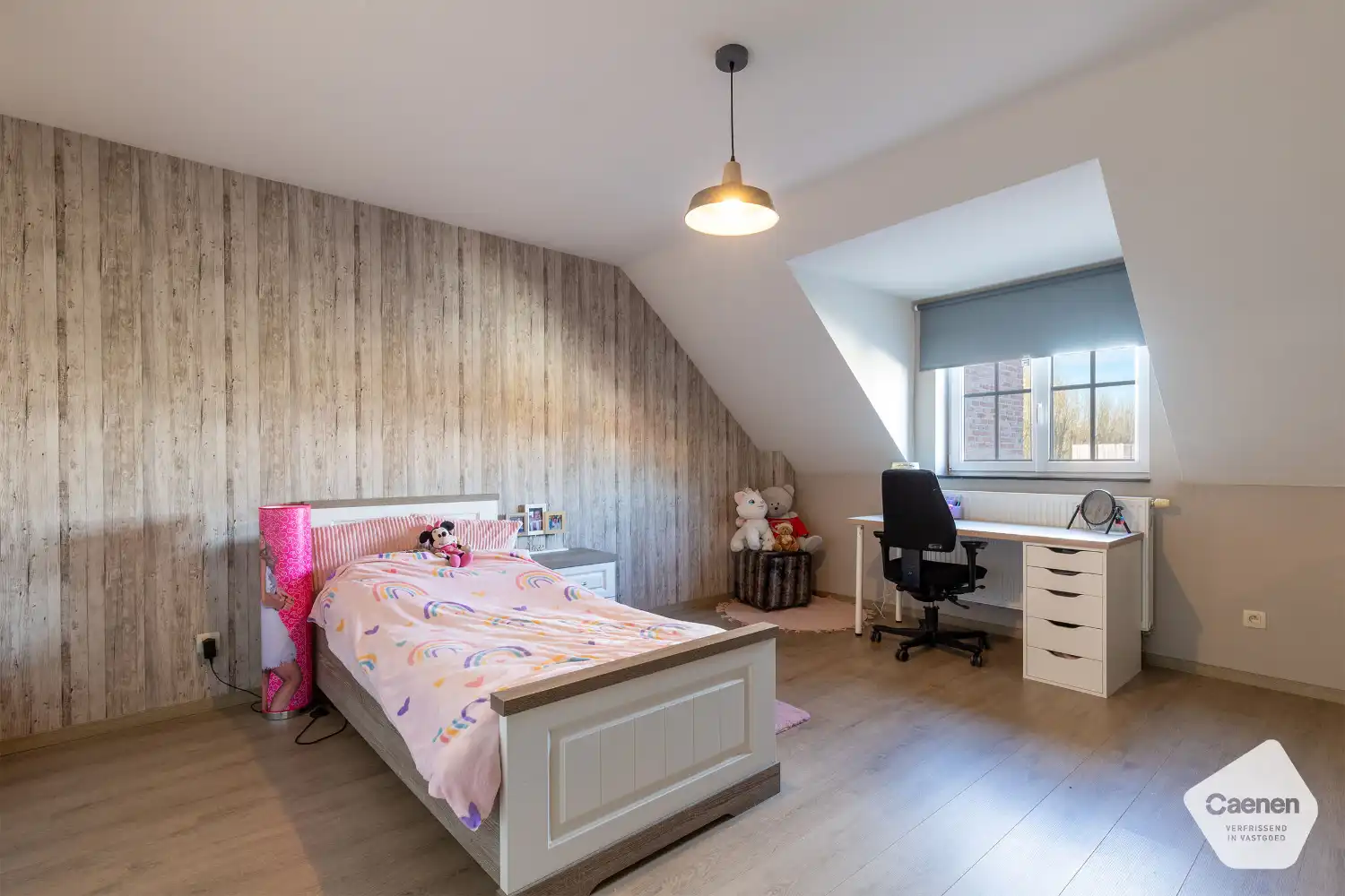 Recente en energiezuinige woning (2013) met 3 slaapkamers, inpandige garage en een uniek bijgebouw! foto 12