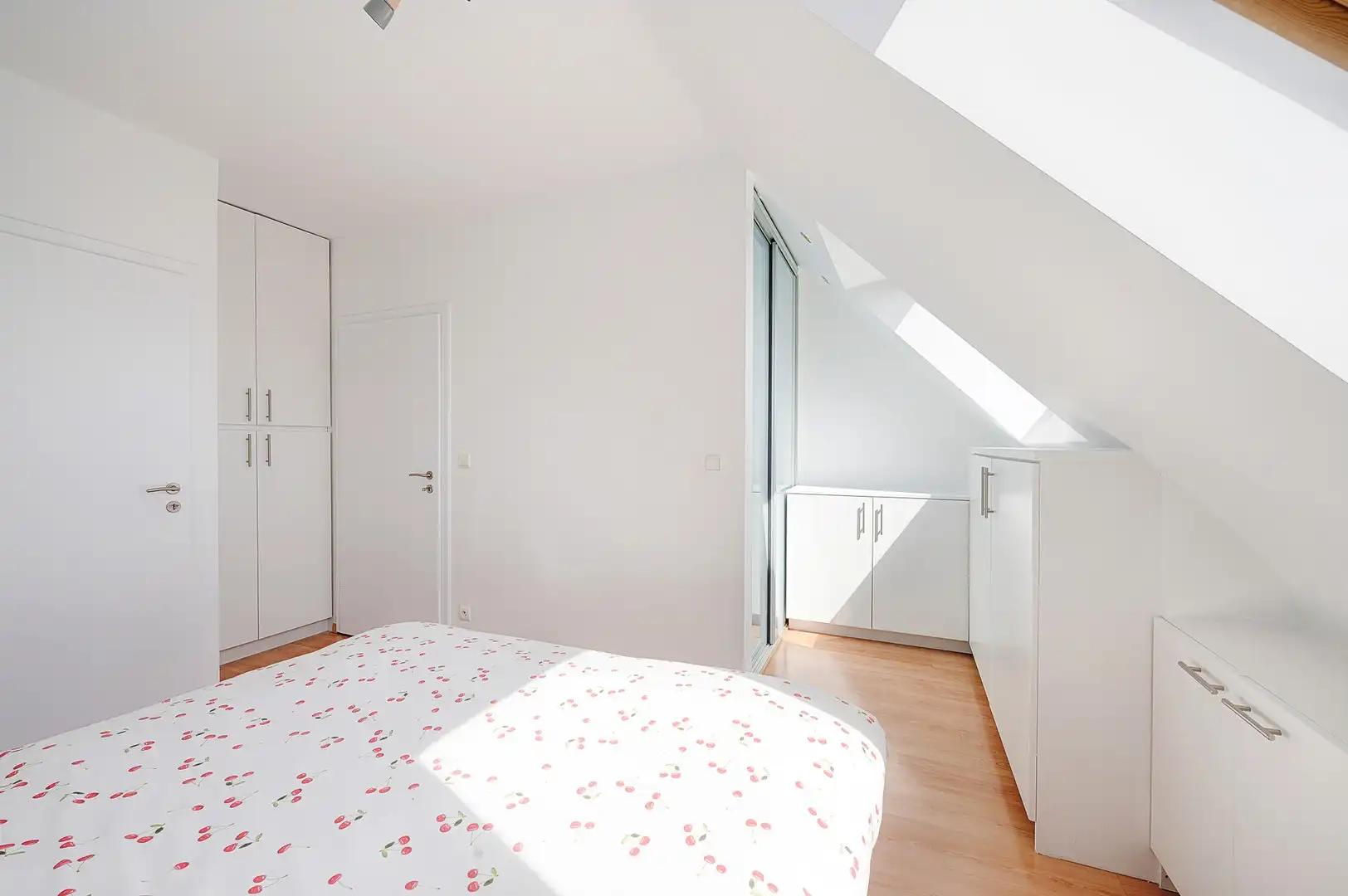 Appartement met unieke terrassen gelegen op wandelafstand van de zee en de winkels. foto 19