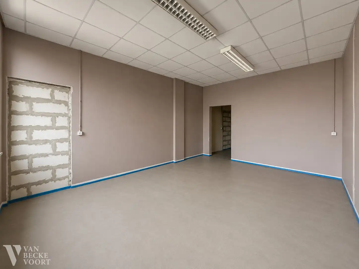 Functionele opslagruimte 140m²  met laad- en loskade foto 6