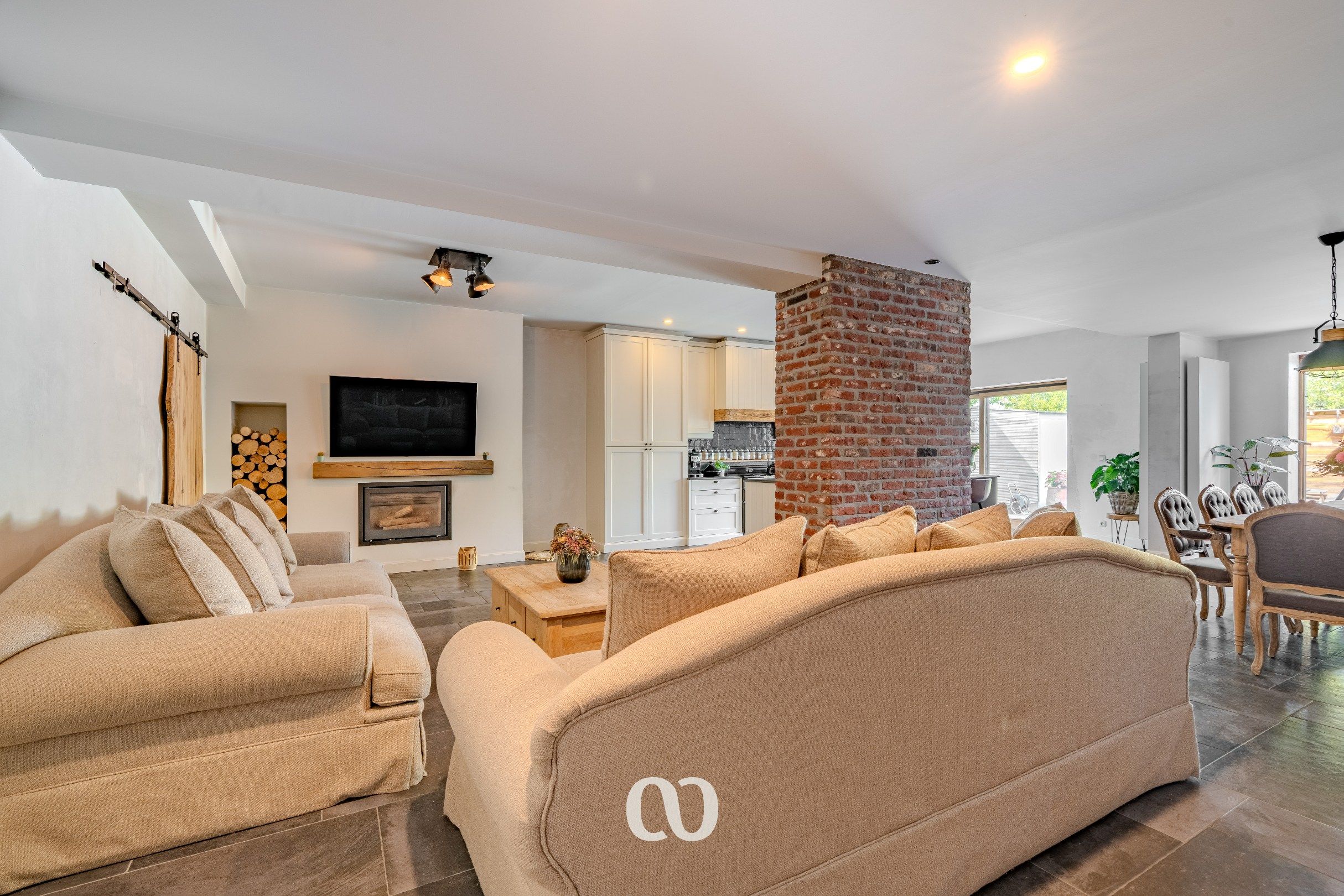 Prachtig gerenoveerde herenwoning met zeer veel ruimte foto 5