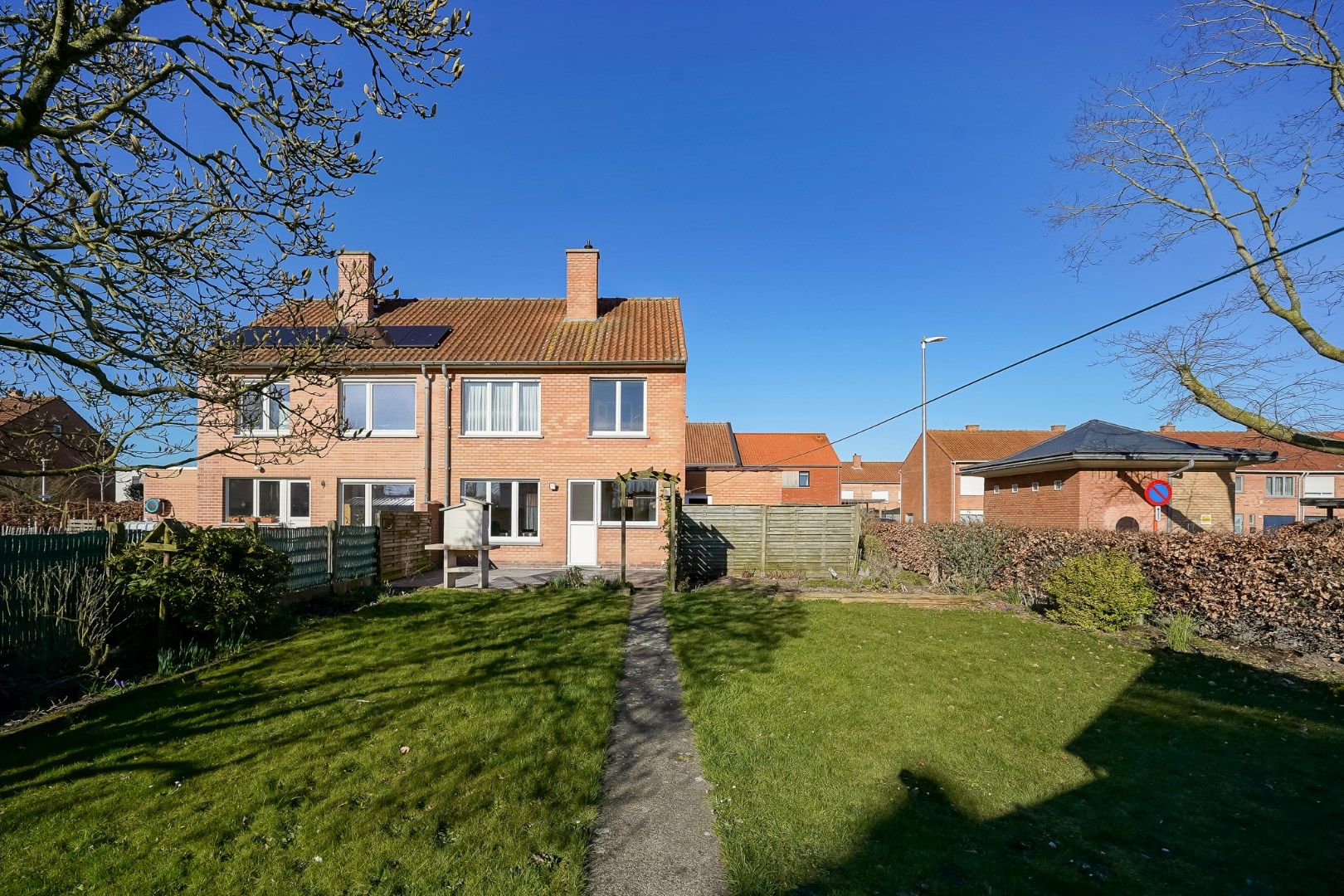 Halfopen woning te koop in de Mandelwijk te Oudenburg. foto 4