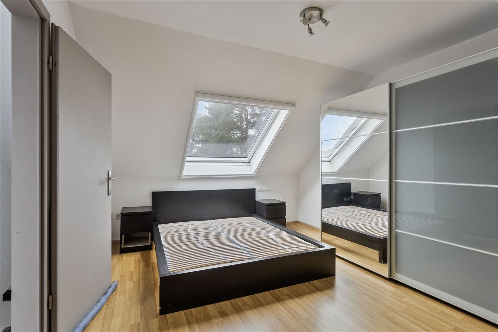 Woning gelegen in een doodlopende straat met 3 slaapkamers te Beersel  foto 12