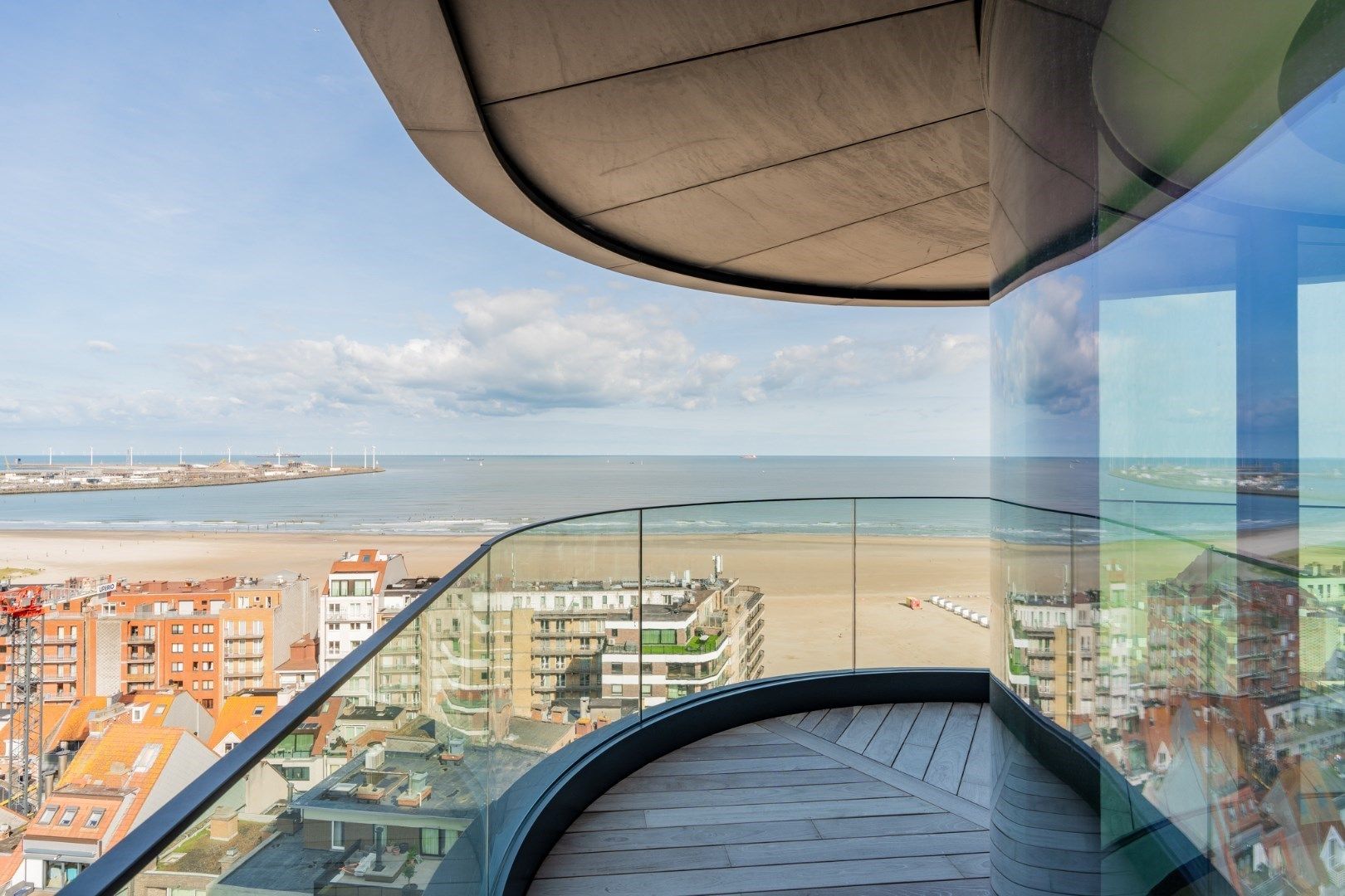 Luxueus ingericht kijkappartement in de prestigieuze Heldentoren - 15e verdiep - zicht op zee! foto 11