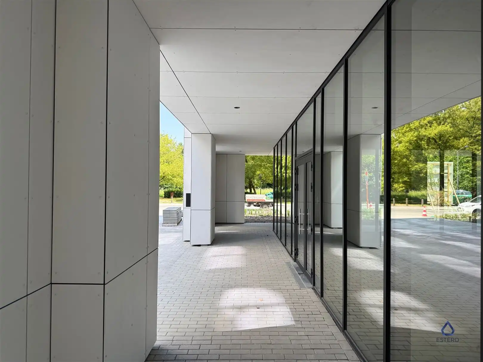 Nieuwbouwappartement met ruim terras op een topligging foto 2