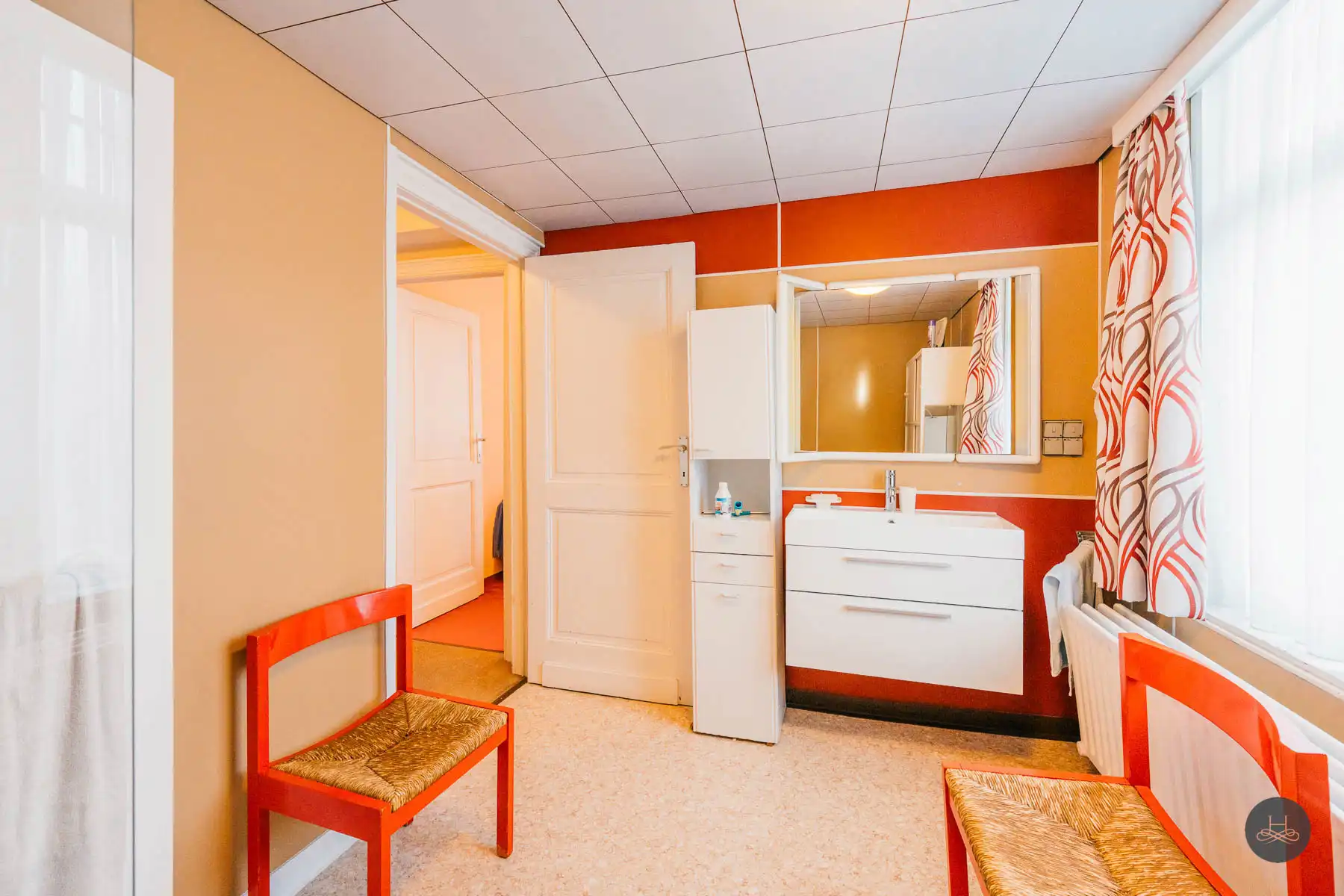 Prachtige authentieke en ruime villa met enorm potentieel foto 18