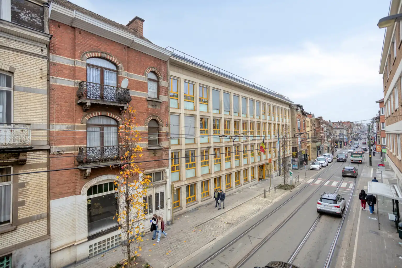 Commercieel gelijkvloers met achterliggend werkplaats foto 2