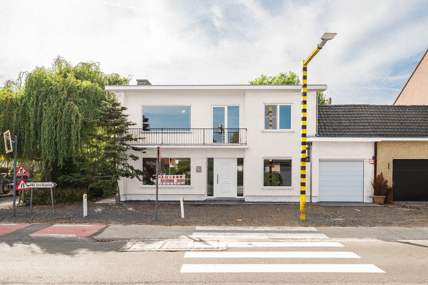 Ruime halfopen bebouwing met 5 slpks op strategische locatie in Zomergem foto 36