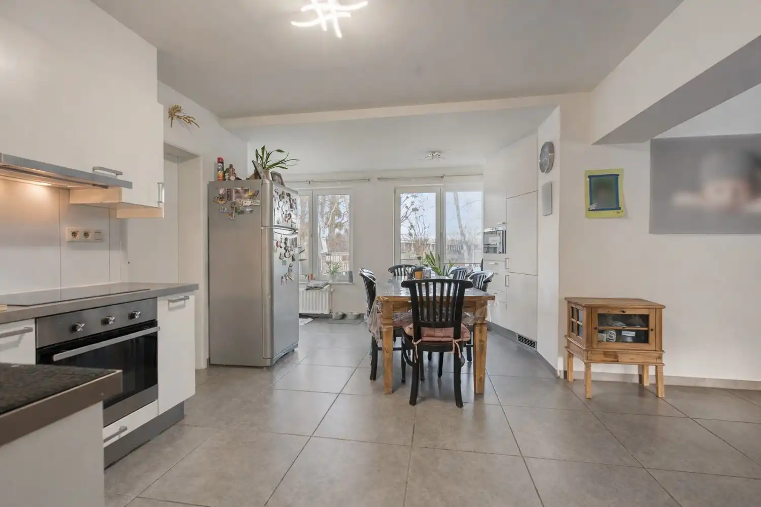 Charmante split-level woning met 3 slaapkamers en ruime tuin in Kotem, Maasmechelen. foto 8