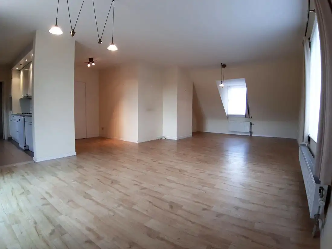 Ruim appartement op de 2de verdieping te Achel foto 2