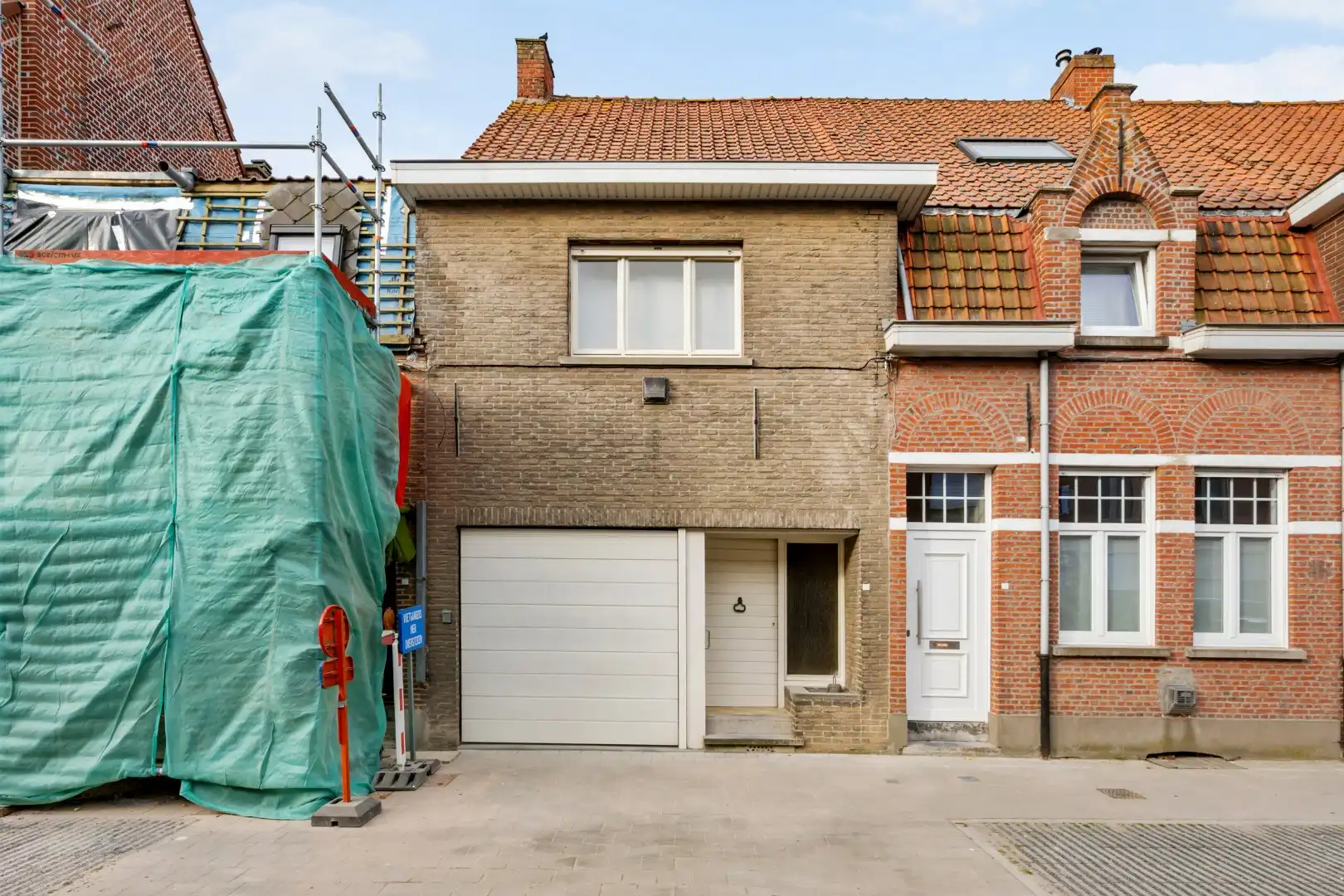 Verzorgde woning met garage, zonnige tuin en 2 slaapkamers in Dadizele-centrum foto 2