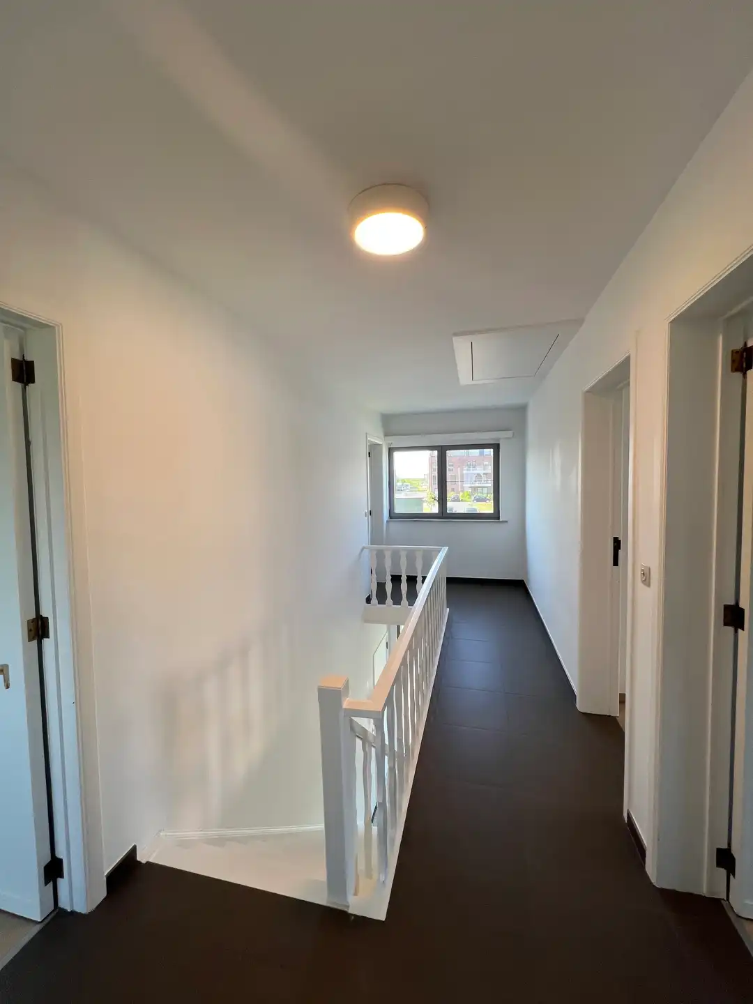 Zeer ruime woning met 4 slaapkamers nabij centrum. foto 17