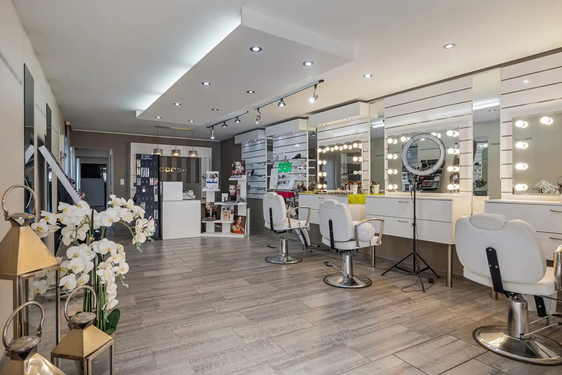 Unieke Kans! Stijlvol & Instapklaar Handelspand op Toplocatie in Koersel foto {{pictureIndex}}