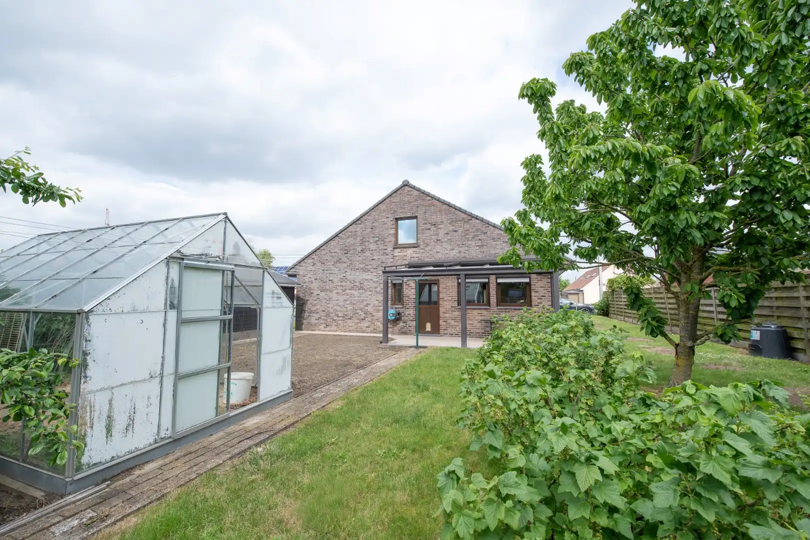 🎉 OPENDEUR zaterdag 13/06 🎉 Iedereen welkom van 12u t.e.m. 13u!   Rustig gelegen, goed onderhouden bungalow op 603 m² in Zulte foto 18