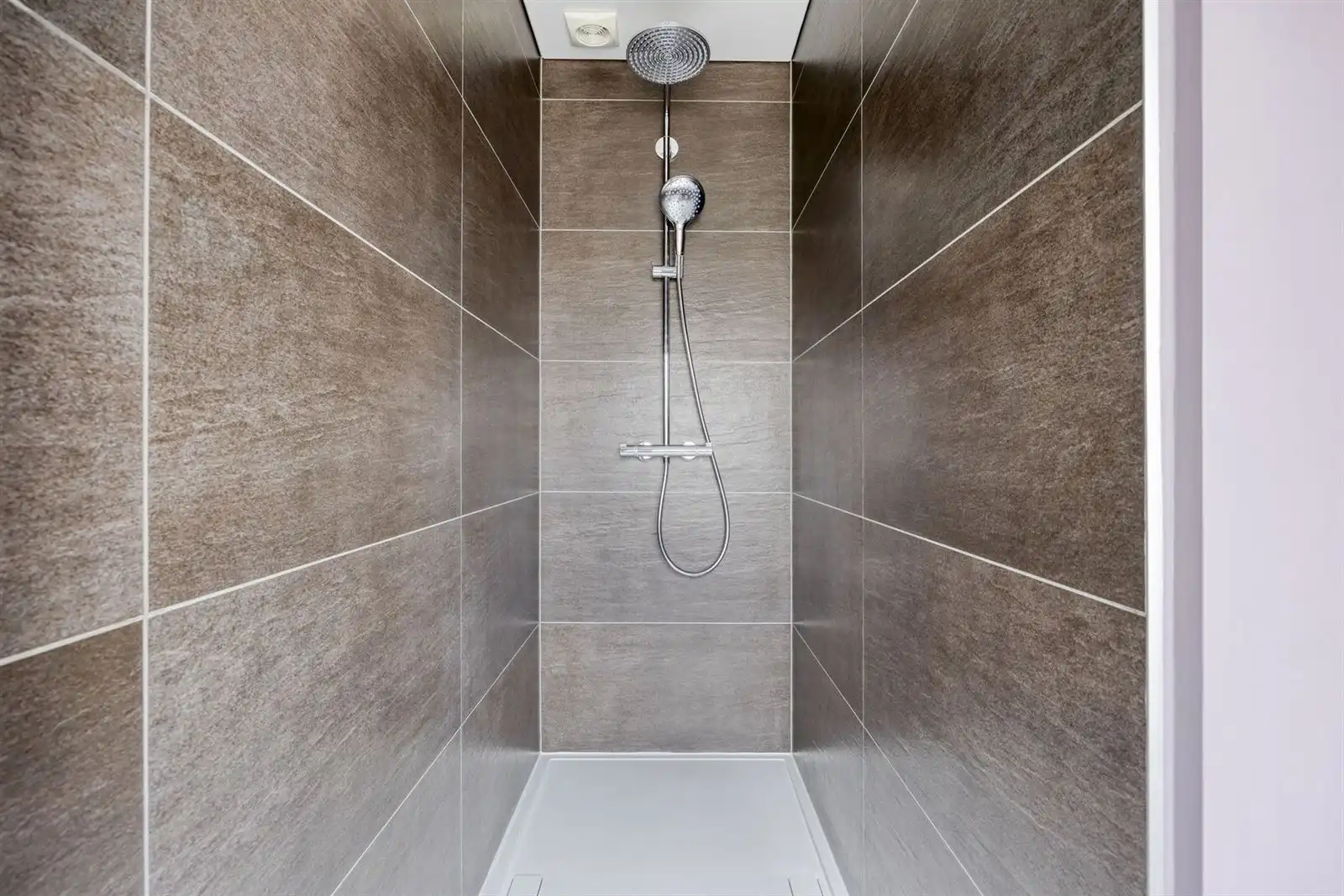 Woning met ruime loods te koop foto 22