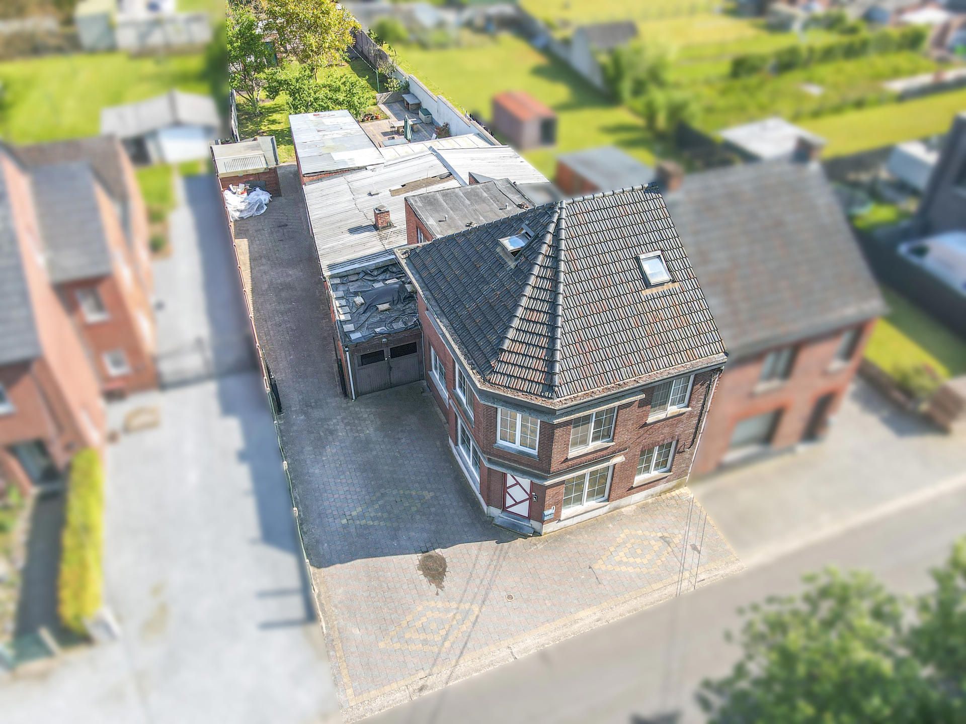 Zeer ruime woning met 5 slaapkamers vlakbij het ziekenhuis foto 45