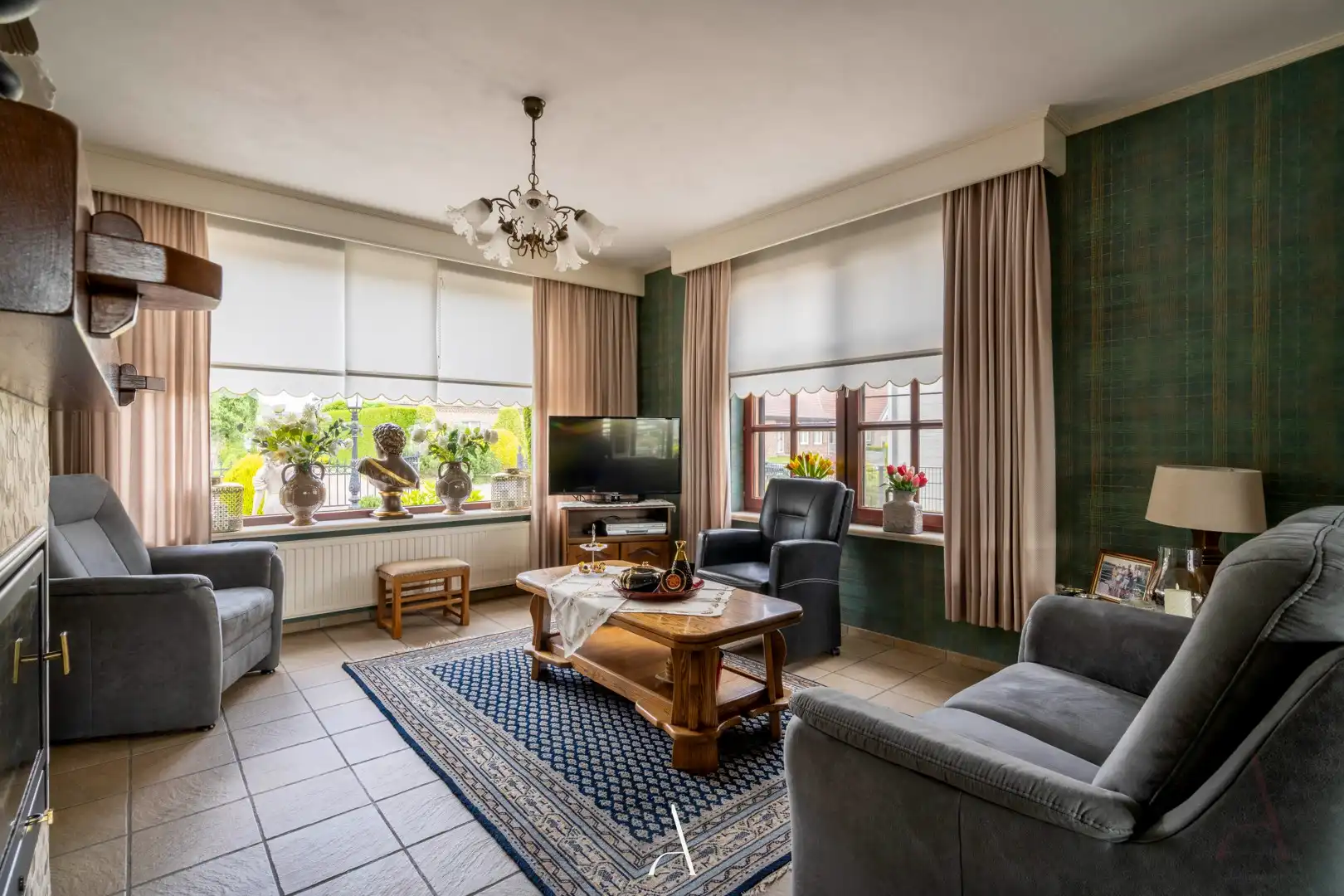 Instapklare gezinswoning met verwarmd zwembad en levensbestendige indeling op 840 m² foto 5