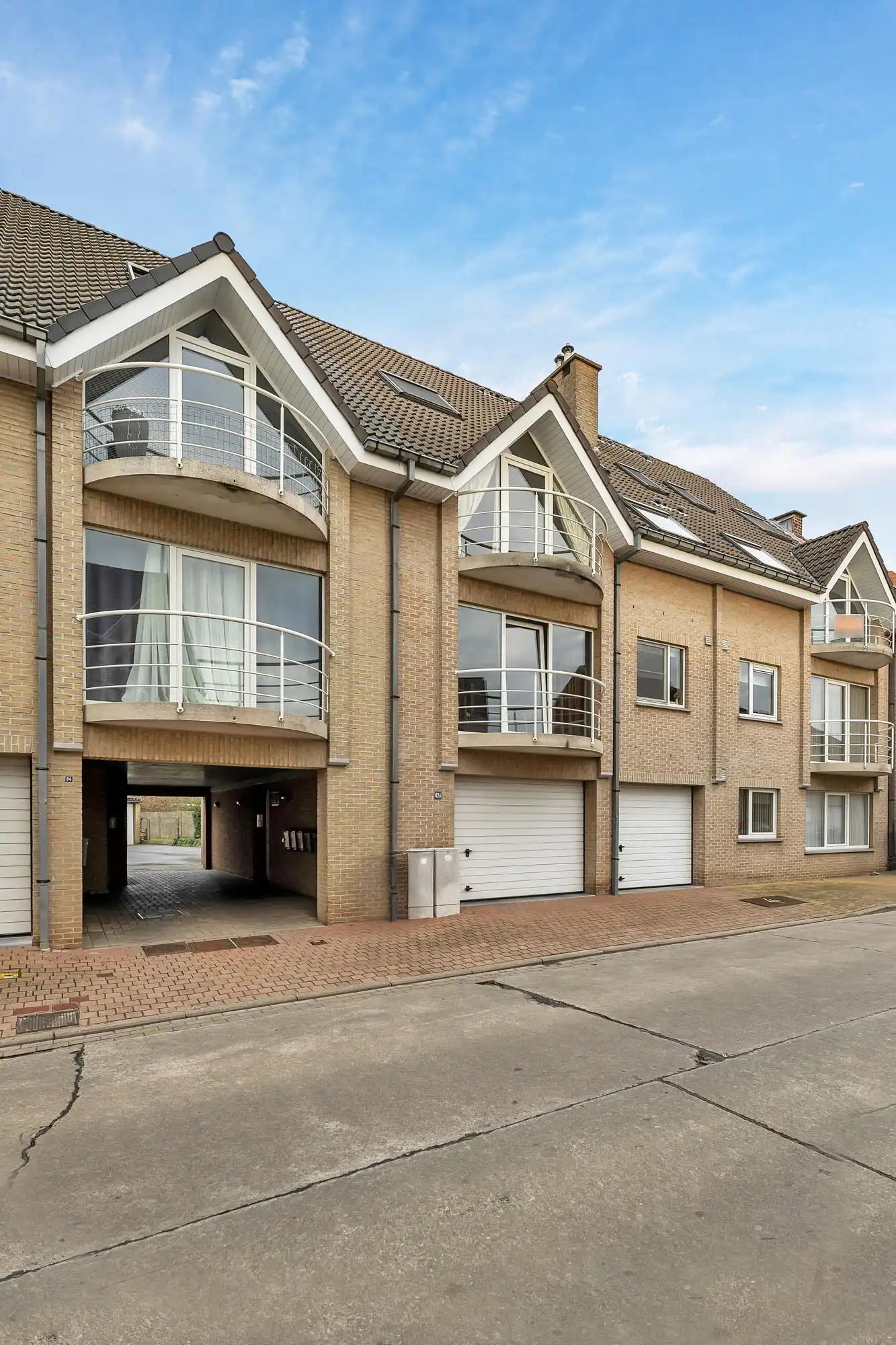 Instapklaar appartement met ruime garage foto 13